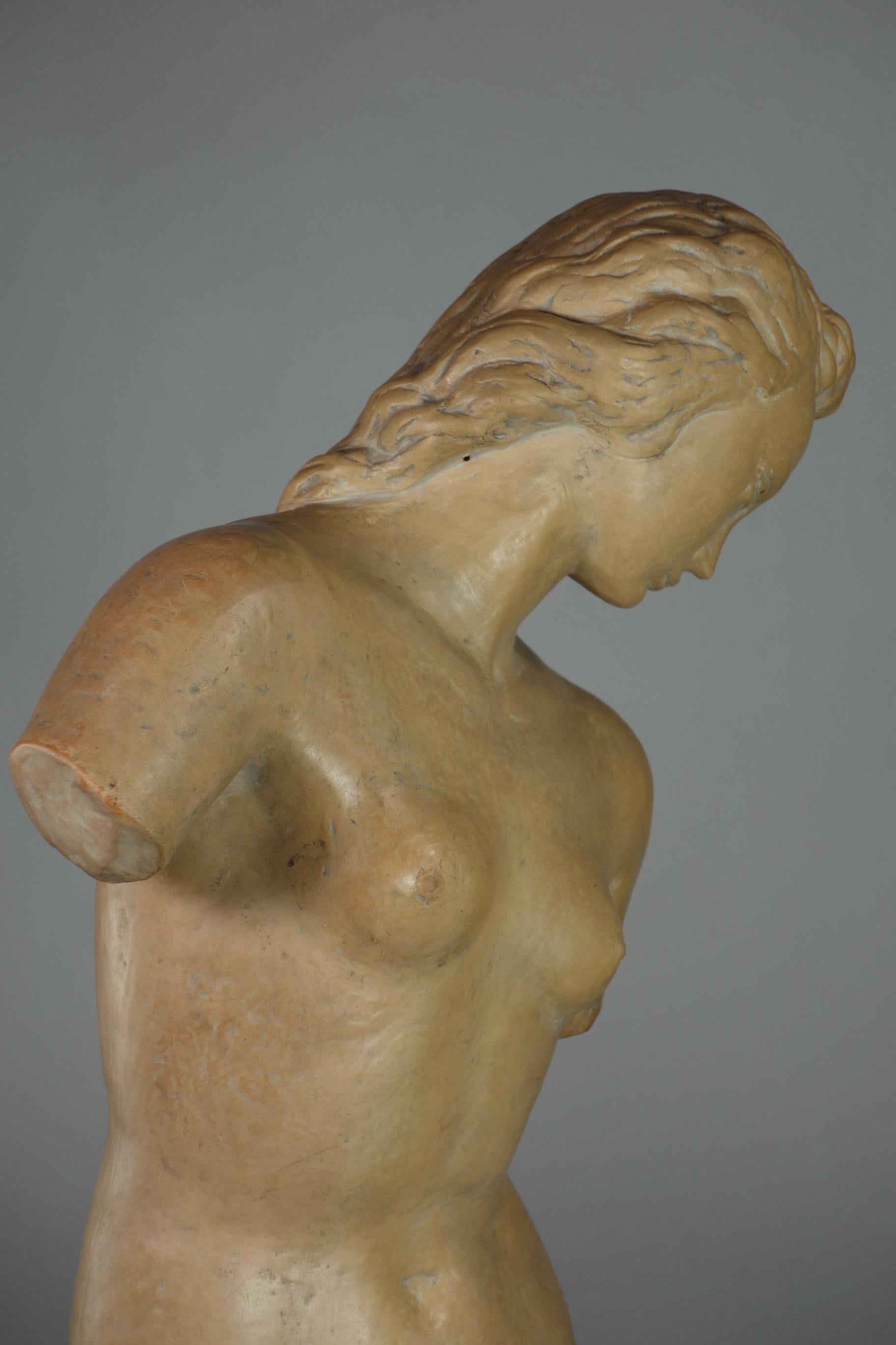 1930 Ugo Zaccagnini Escultura de cerámica Art Decó Mujer desnuda de barro en venta 2