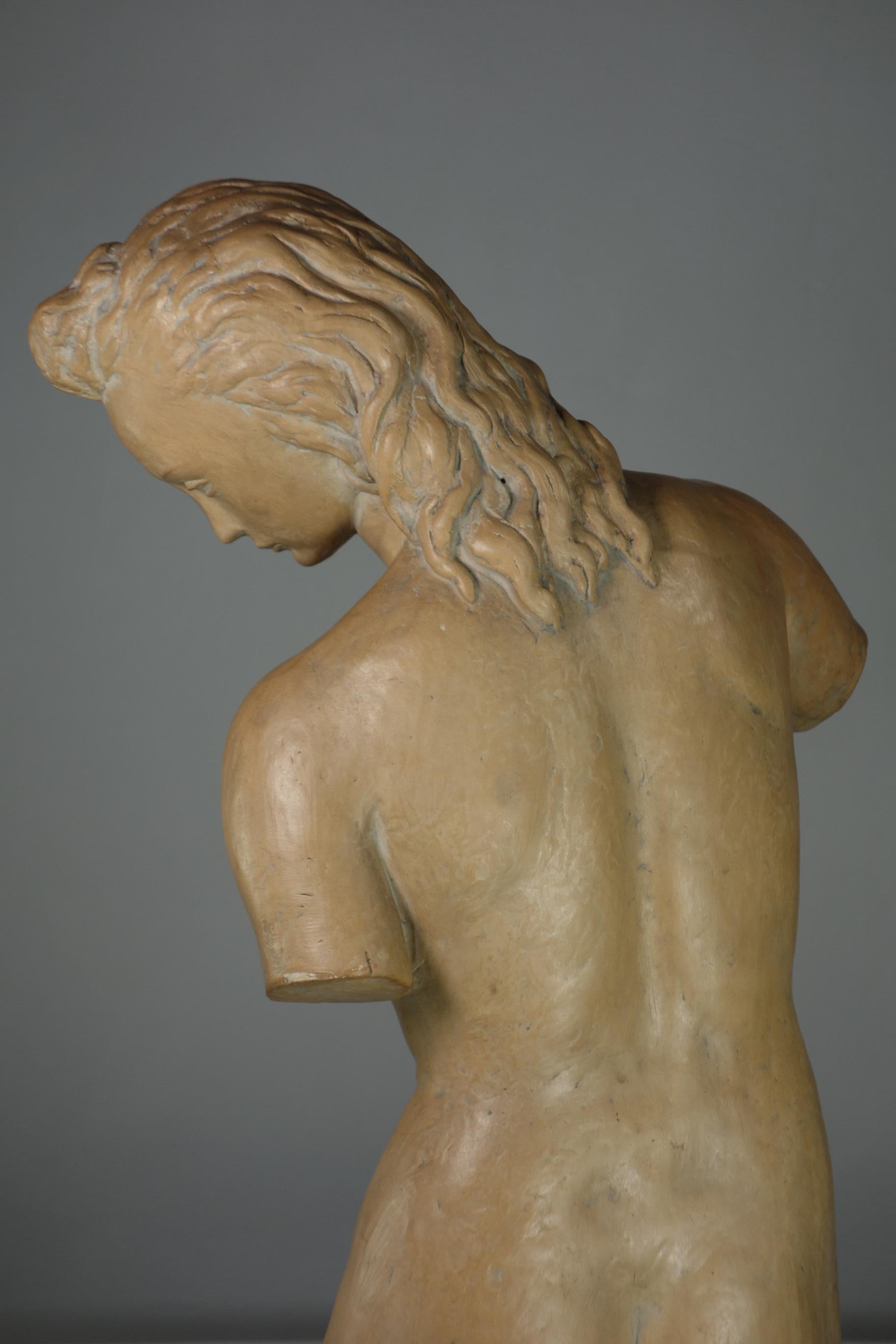 1930 Ugo Zaccagnini Escultura de cerámica Art Decó Mujer desnuda de barro en venta 3