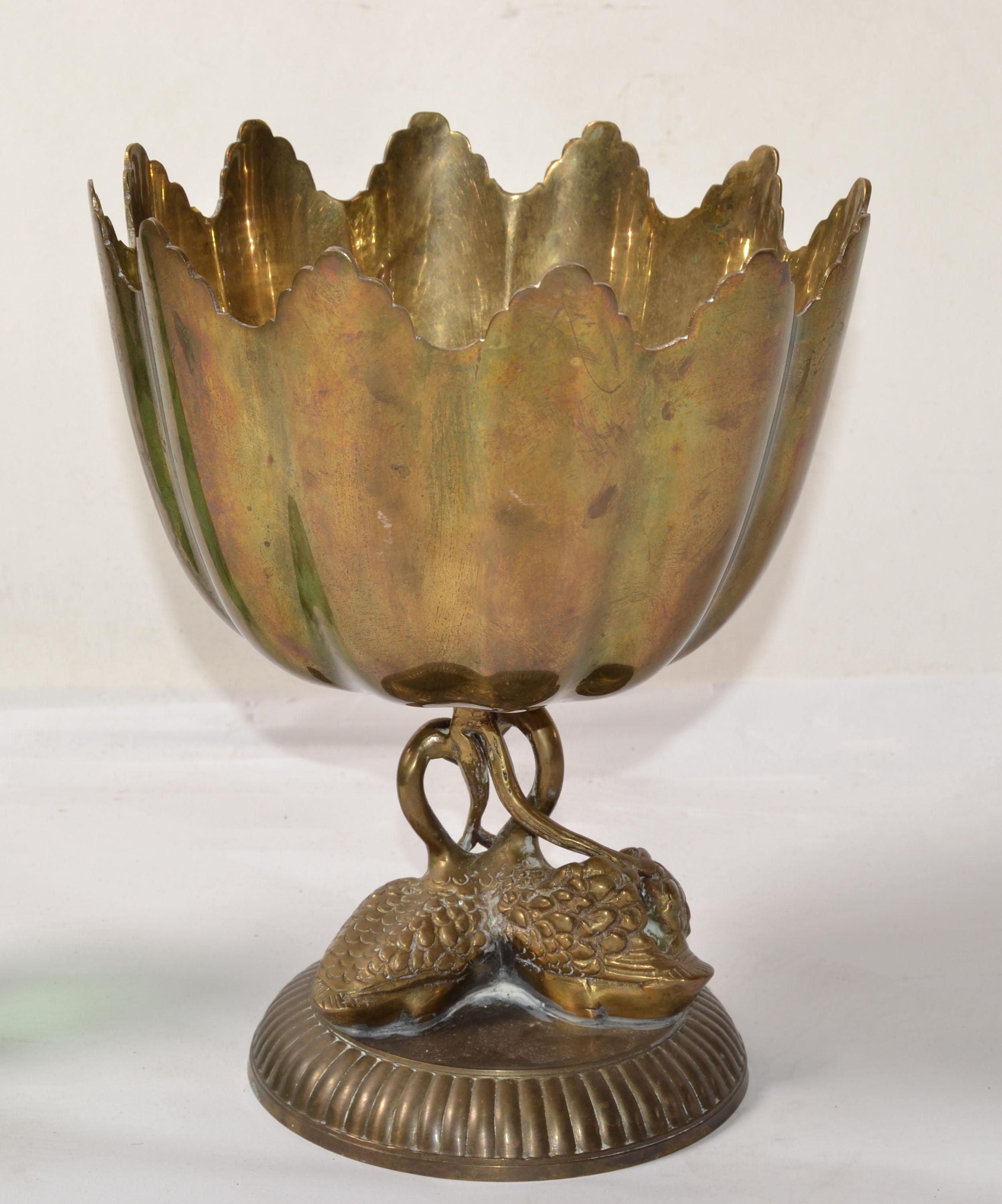 1930 Victorian Heavy Bronze 2 Swans Pedestal Bowl Antique Patina Handmade India For Sale 7