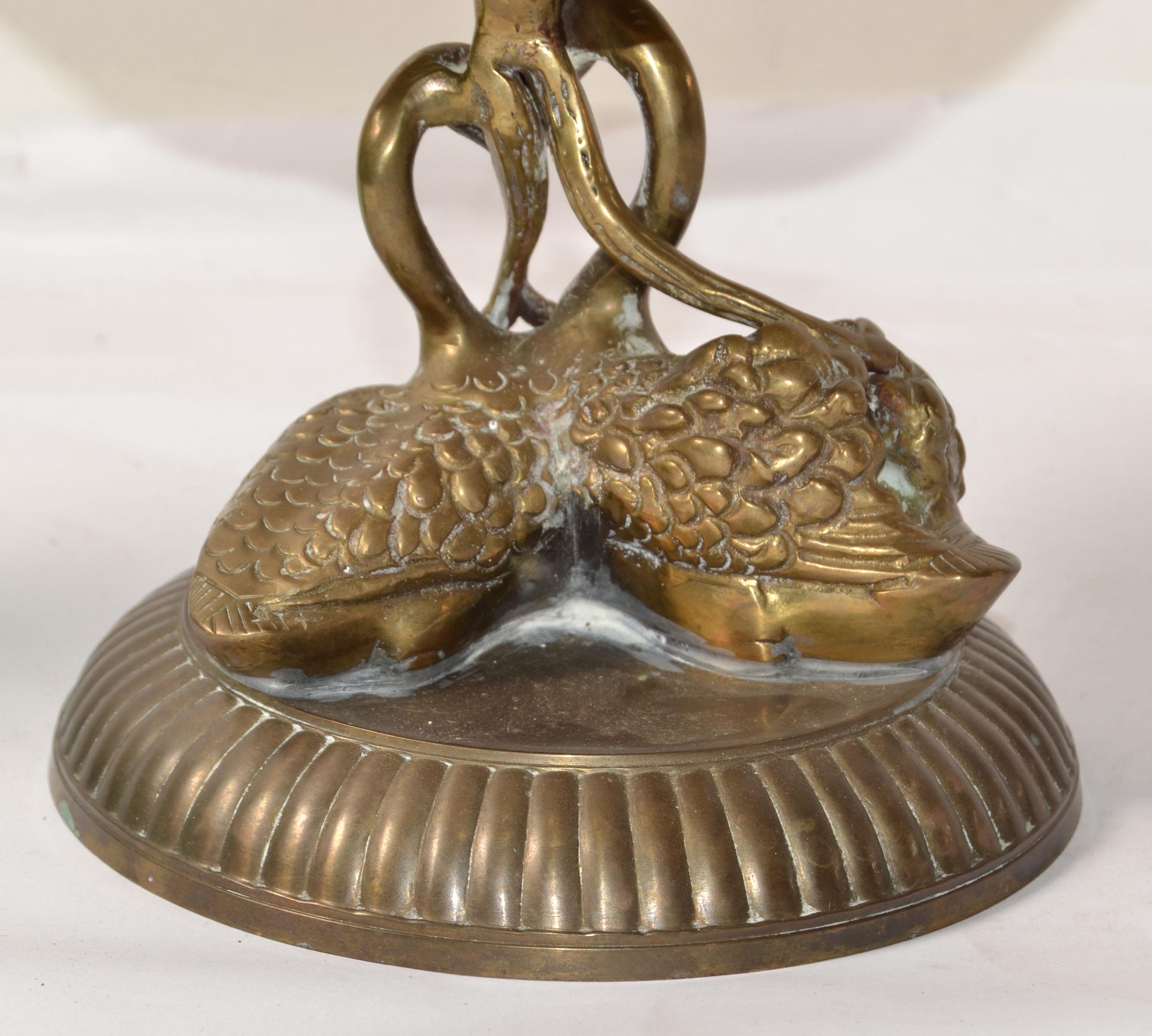1930 Victorian Heavy Bronze 2 Swans Pedestal Bowl Antique Patina Handmade India In Good Condition For Sale In Miami, FL