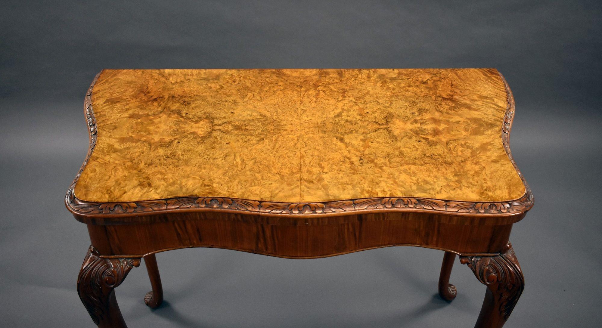 1930 Walnut Card Table In Good Condition In Chelmsford, Essex