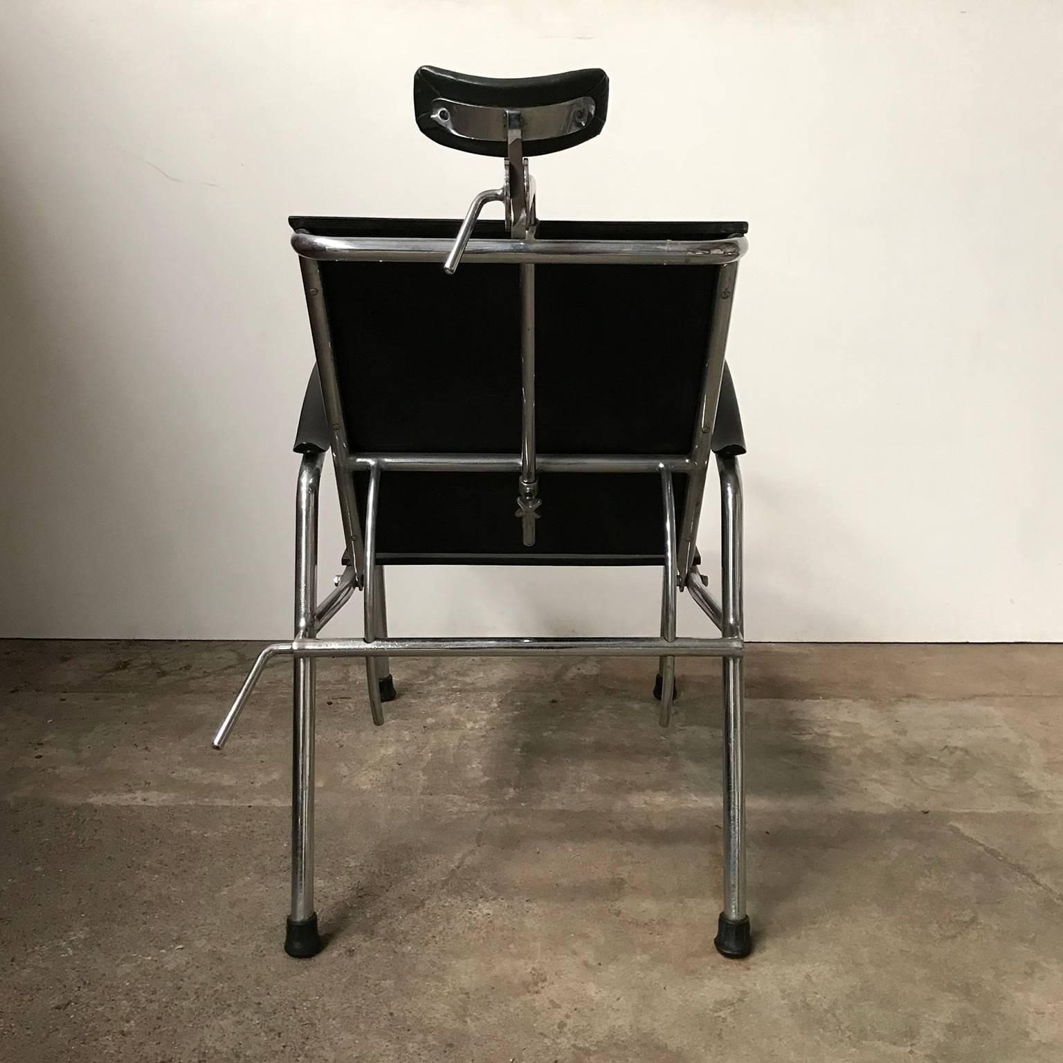 1930, W.H. Gispen for Gispen, Unique Barber or Optician Chair, Museum Piece   For Sale 2