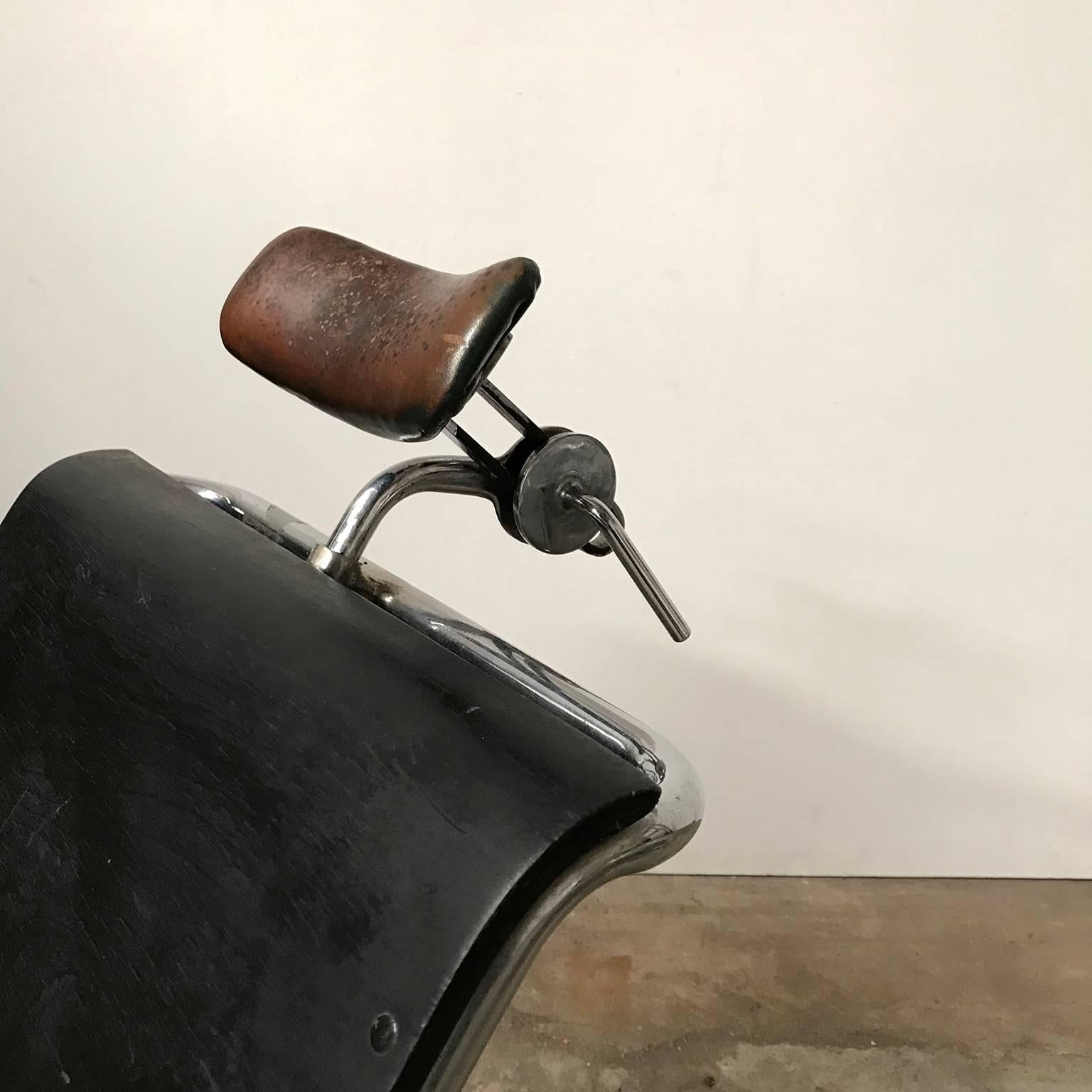 1930, W.H. Gispen for Gispen, Unique Barber or Optician Chair, Museum Piece   For Sale 8