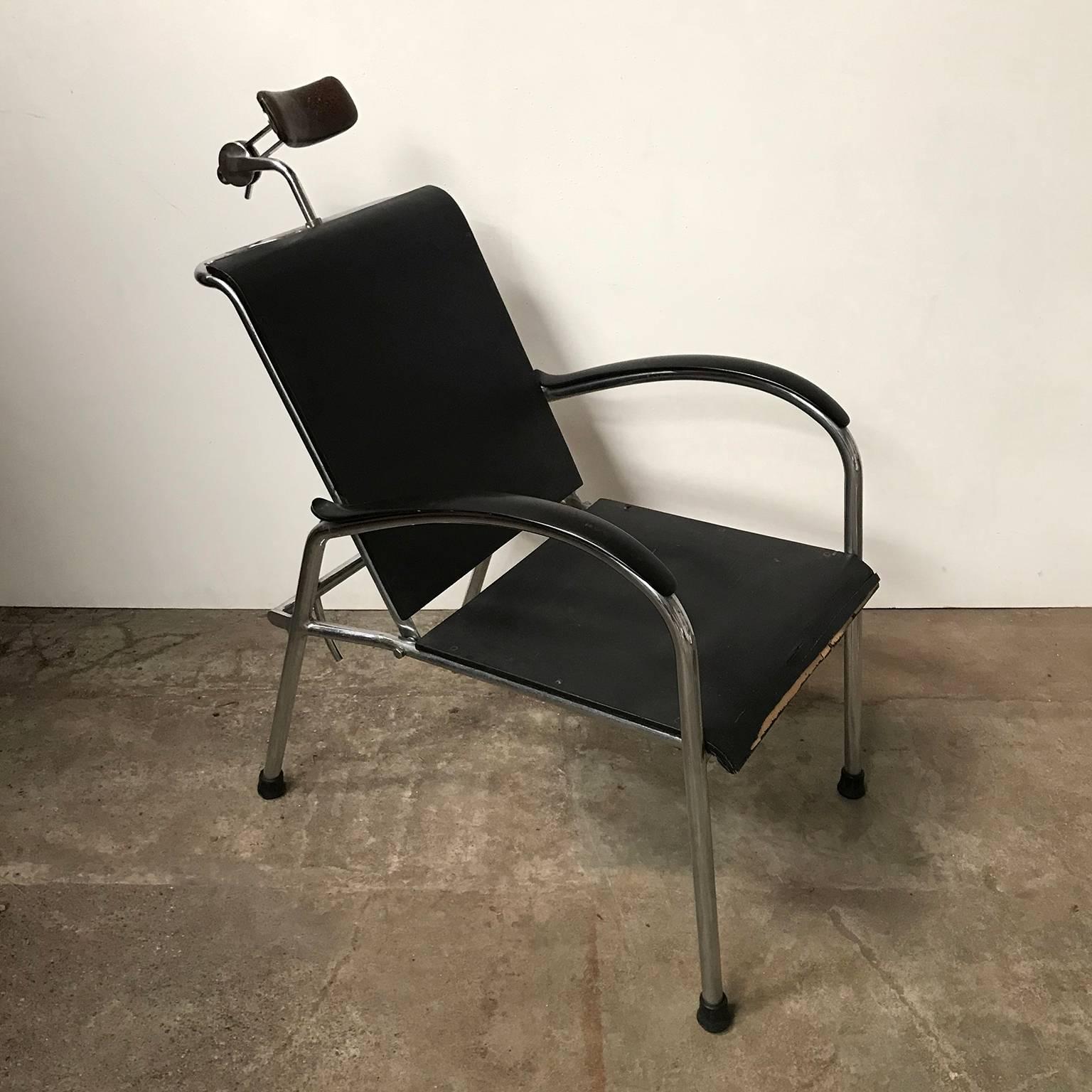 Industriel 1930, W.H. Gispen pour Gispen, chaise unique de barbier ou d'optique, pièce de musée   en vente