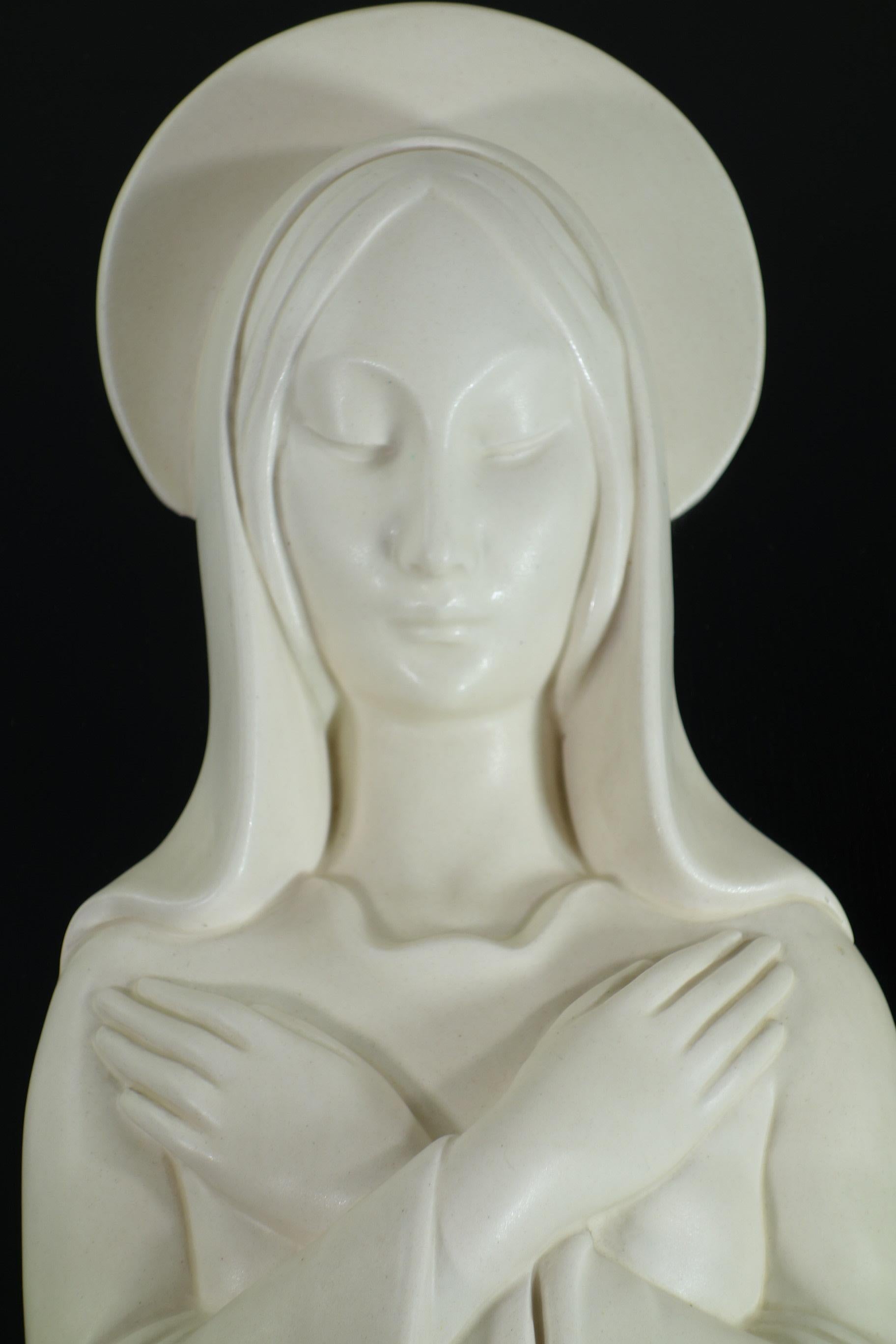 Milieu du XXe siècle 1930 by Zaccagnini Italian Art Deco Ceramic Madonna Figure en vente