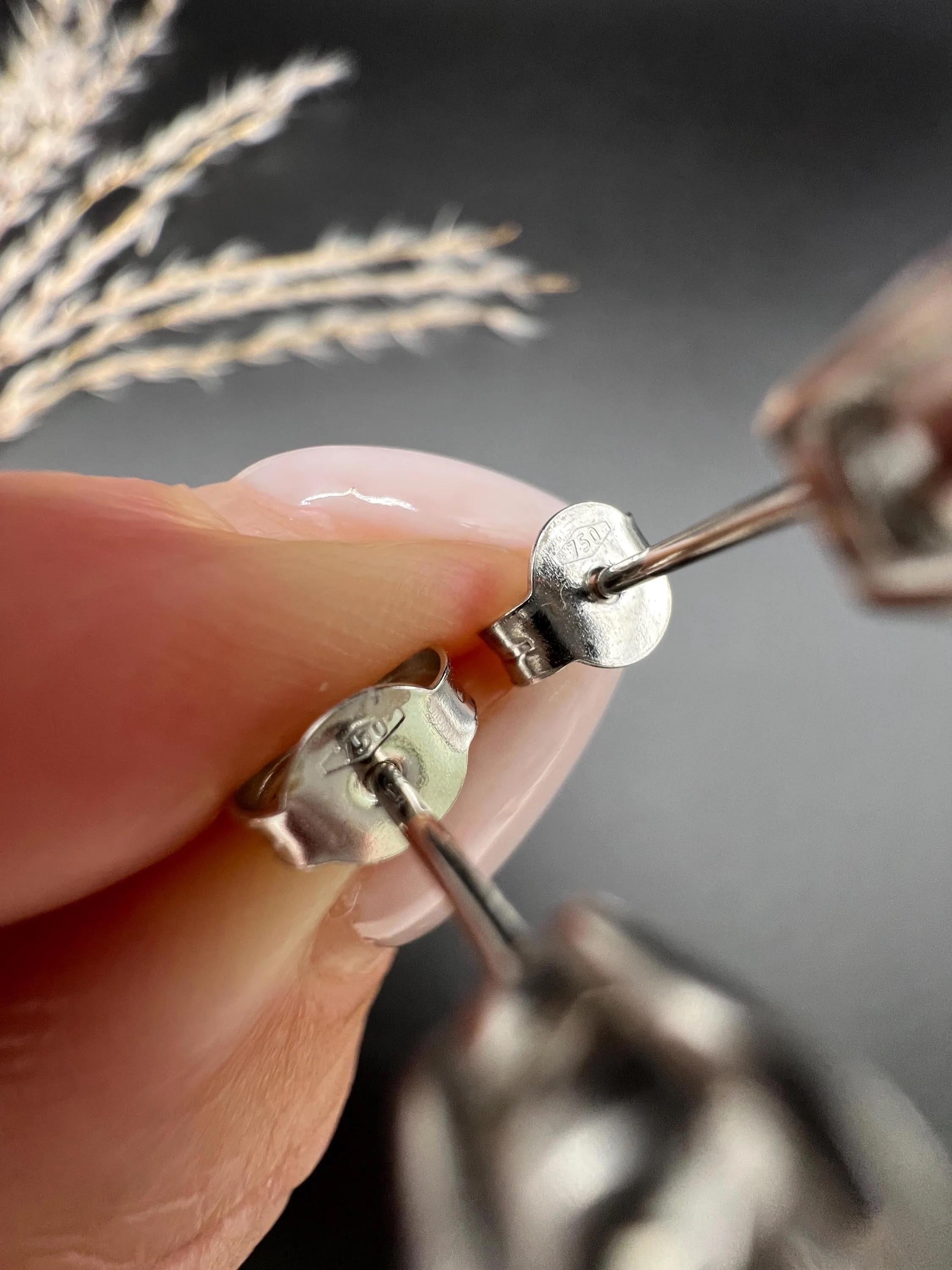 1930s 0.80 Carat Total Diamonds Set in New 4 Claw 18ct White Stud Earring Mounts en vente 2