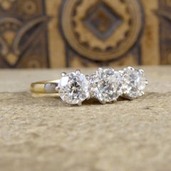 1930s 1.48 Carat Diamond Three-Stone Ring Set in 18 Carat Gold and Platinum