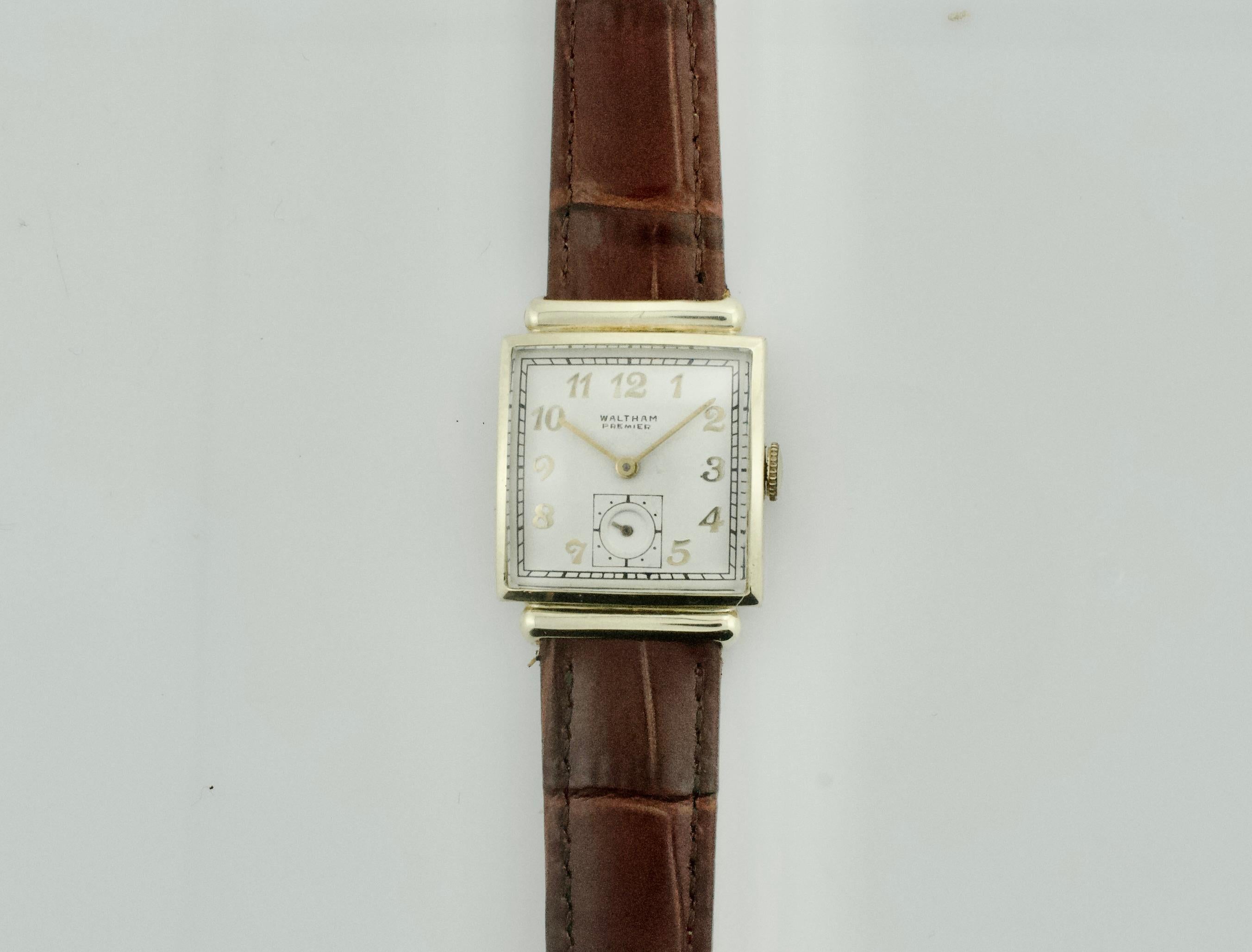 da uomo o donna Orologio da polso Waltham Art Deco in oro 14k del 1930 con incisione storica in vendita