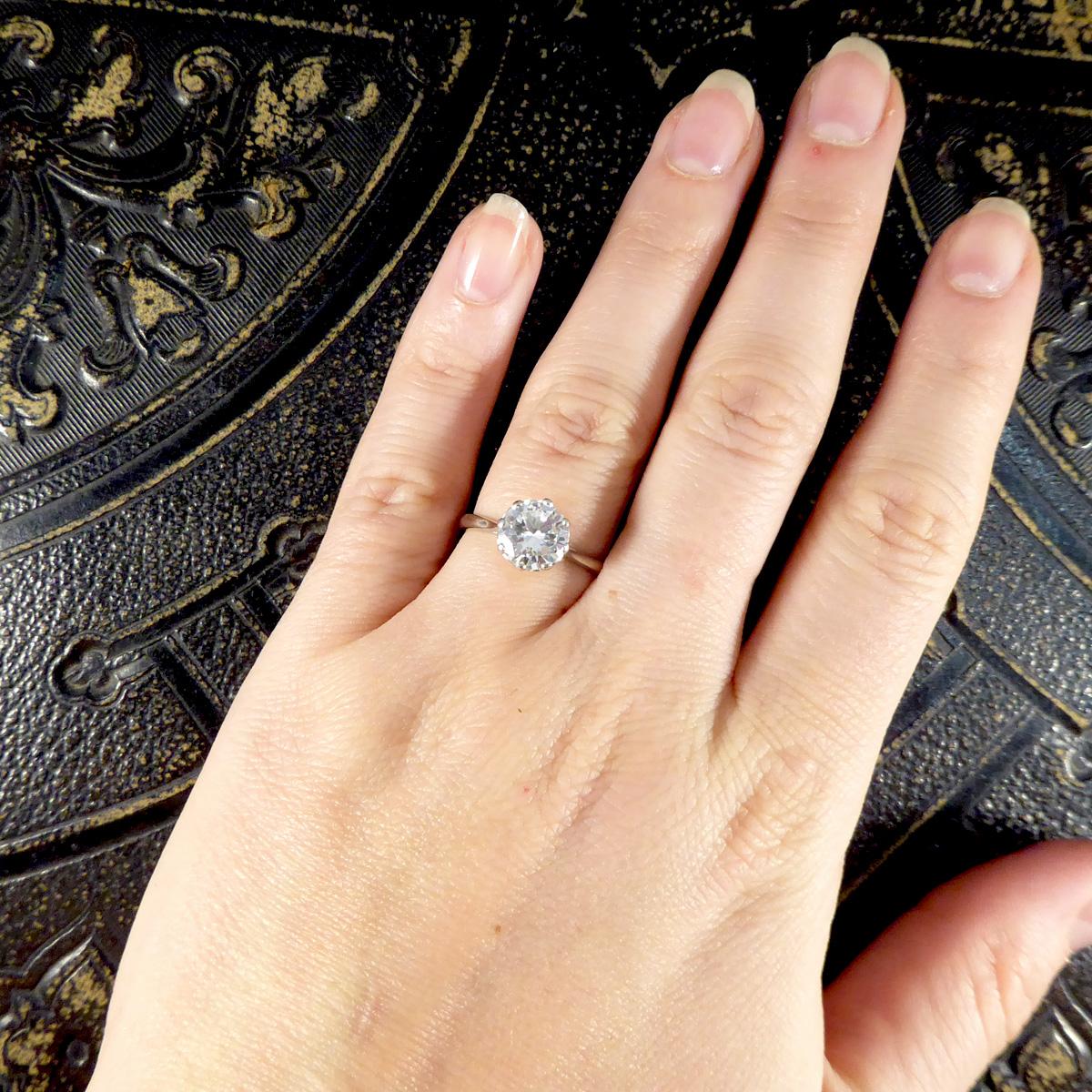 1930er Jahre Verlobungsring mit 1,77 Karat rundem Diamanten im Brillantschliff in 18 Karat&Platin im Angebot 1