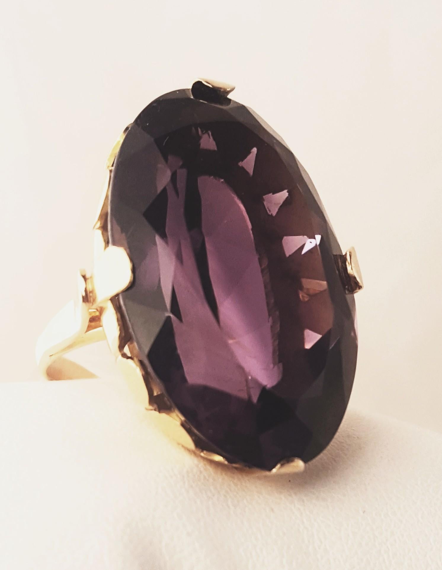 Contemporary 1930s 18 Karat Russian Amethyst Ring For Sale