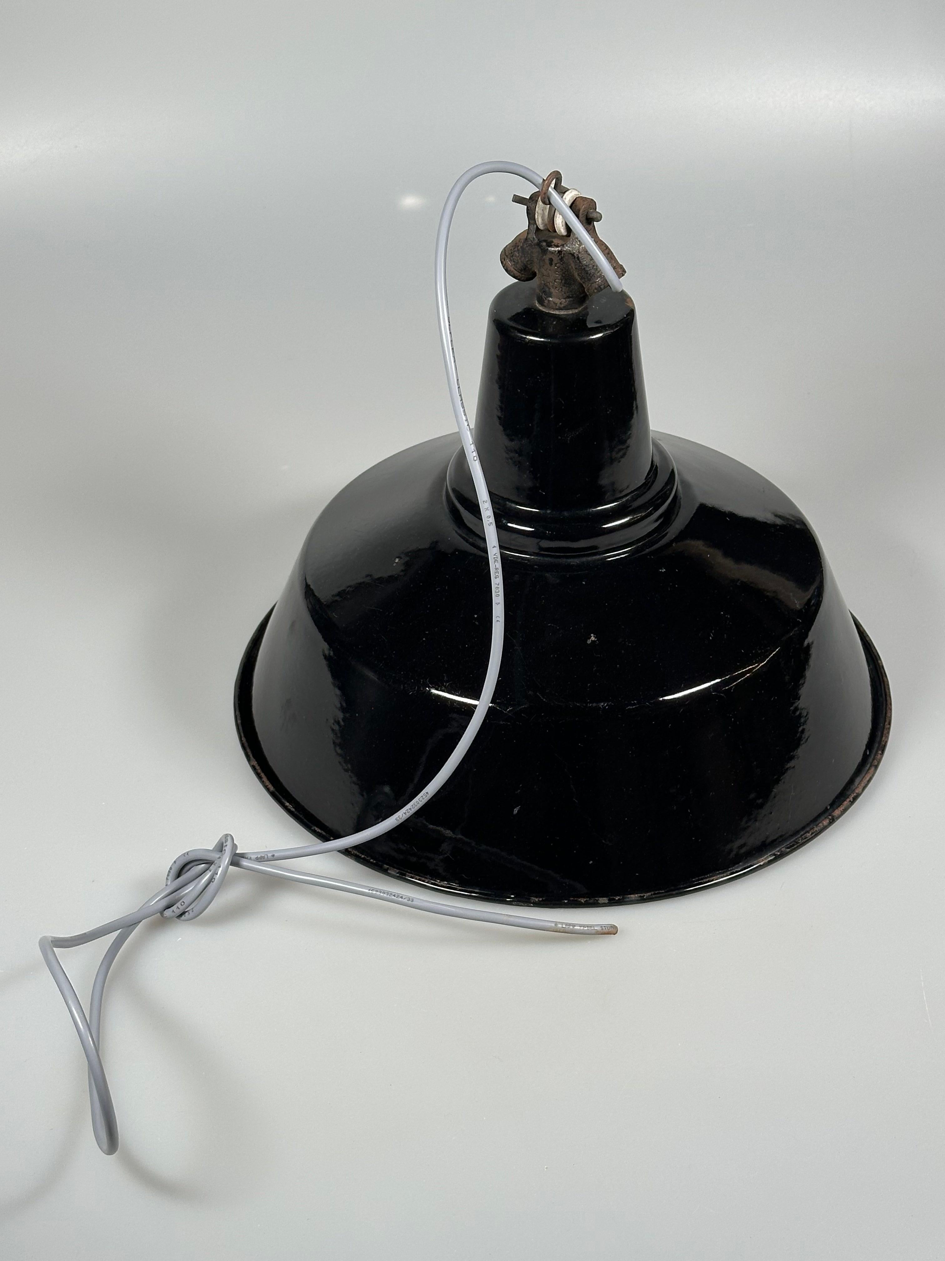 1930s/1940s Ceiling Lamp Industrial Lamp Enamel Loft Metal Bauhaus Design For Sale 5