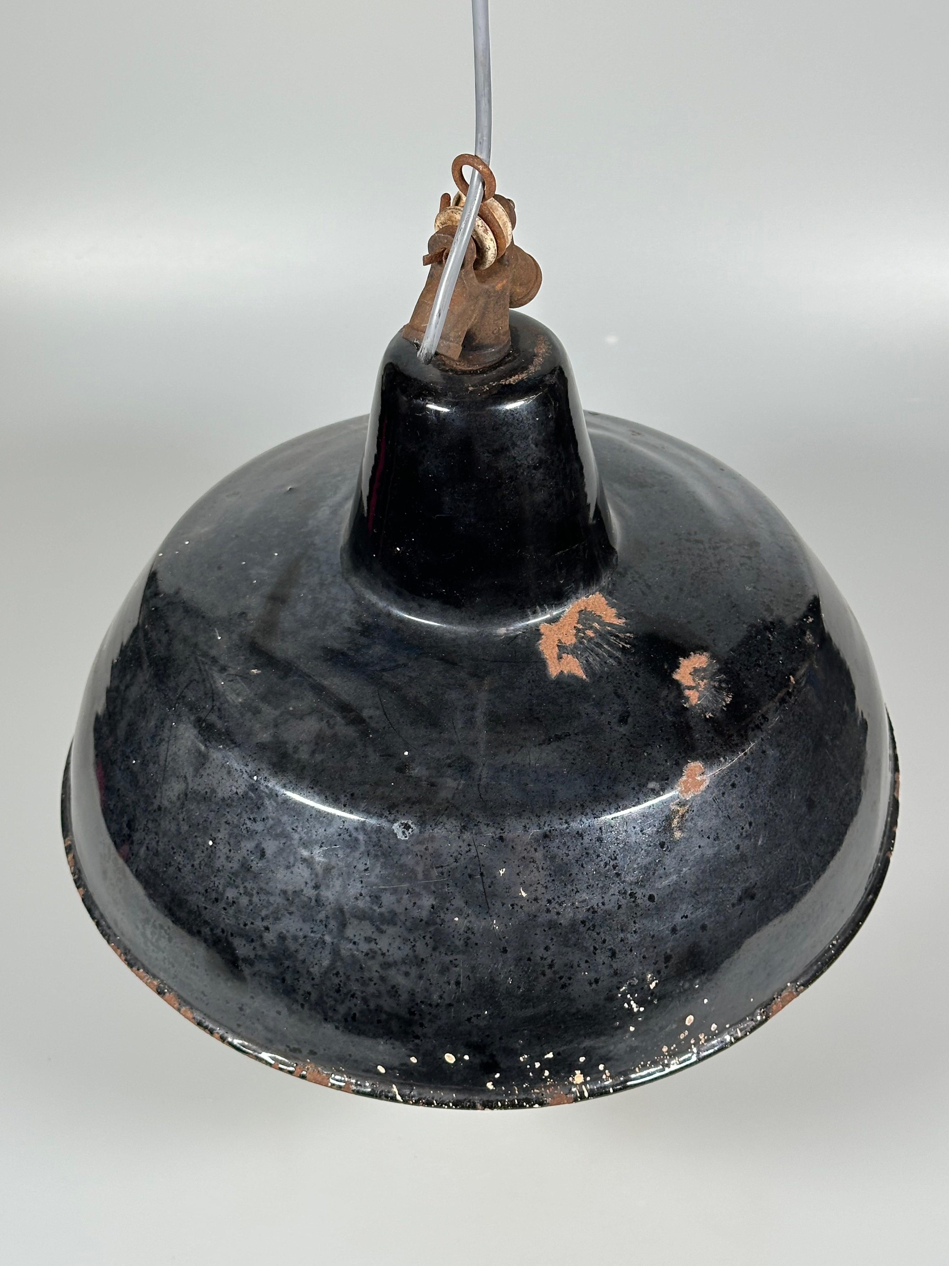 1930s/1940s Ceiling Lamp Industrial Lamp Enamel Loft Metal Bauhaus Design For Sale 5