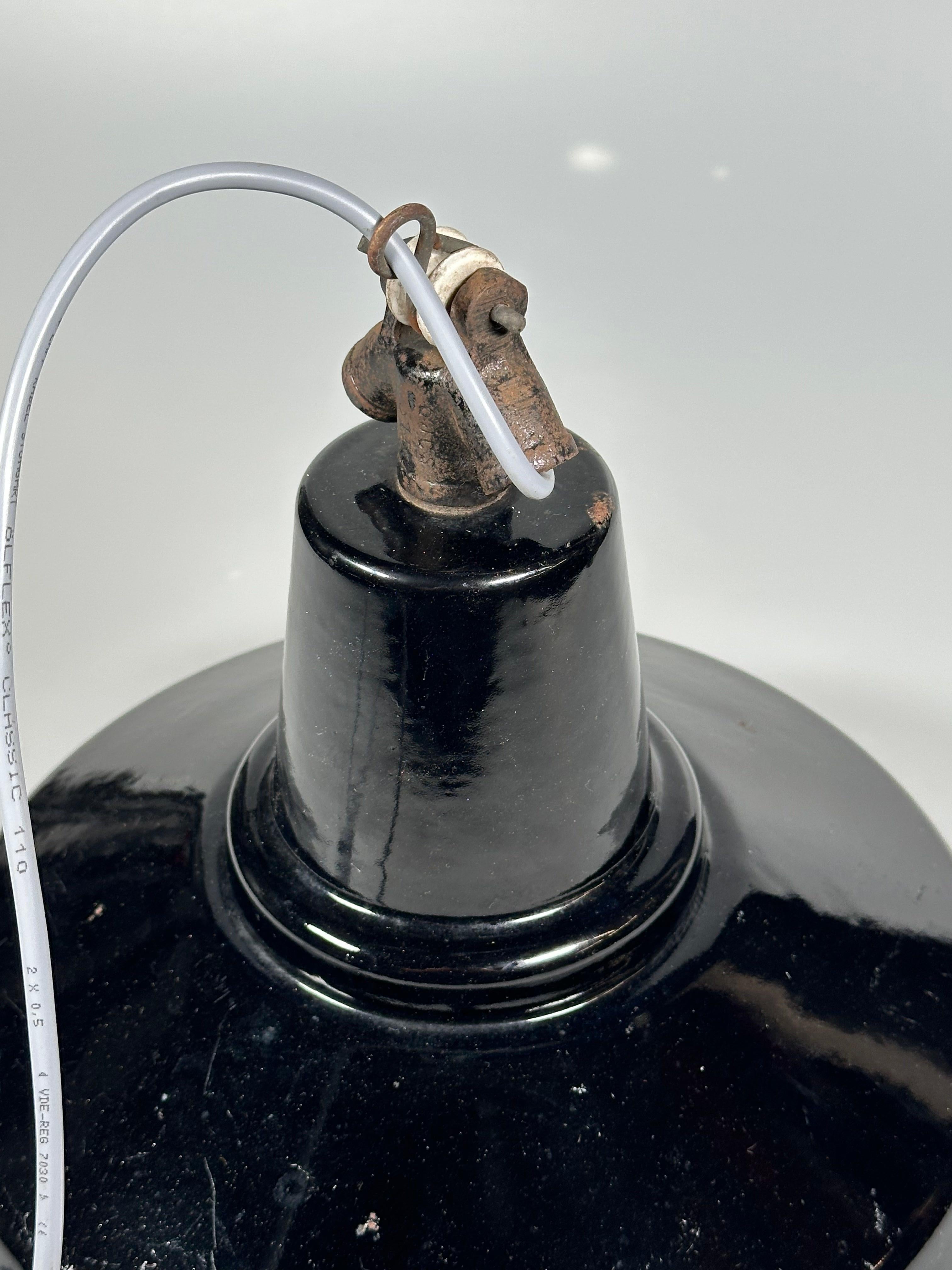 1930s/1940s Ceiling Lamp Industrial Lamp Enamel Loft Metal Bauhaus Design For Sale 6