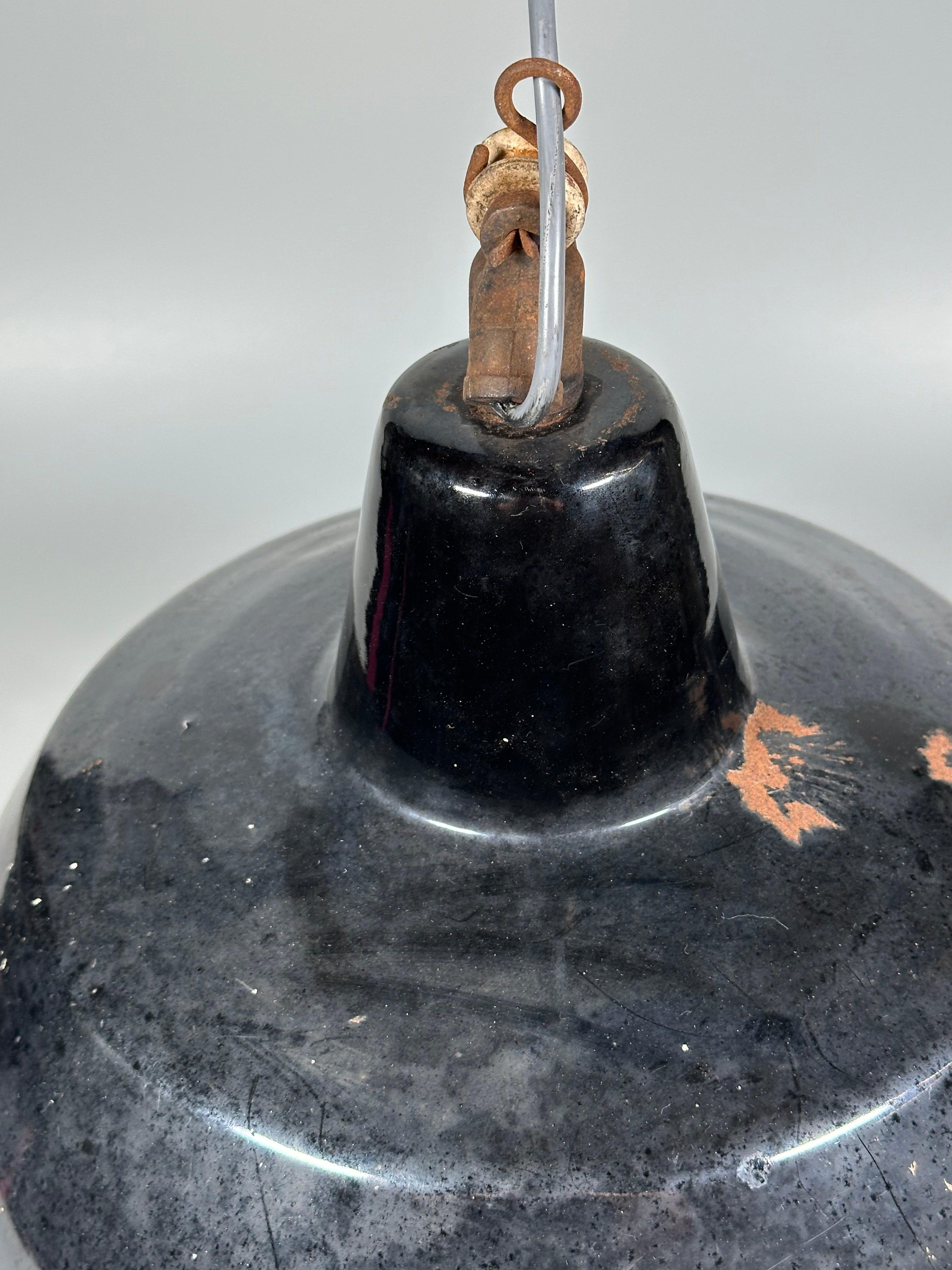 1930s/1940s Ceiling Lamp Industrial Lamp Enamel Loft Metal Bauhaus Design For Sale 2