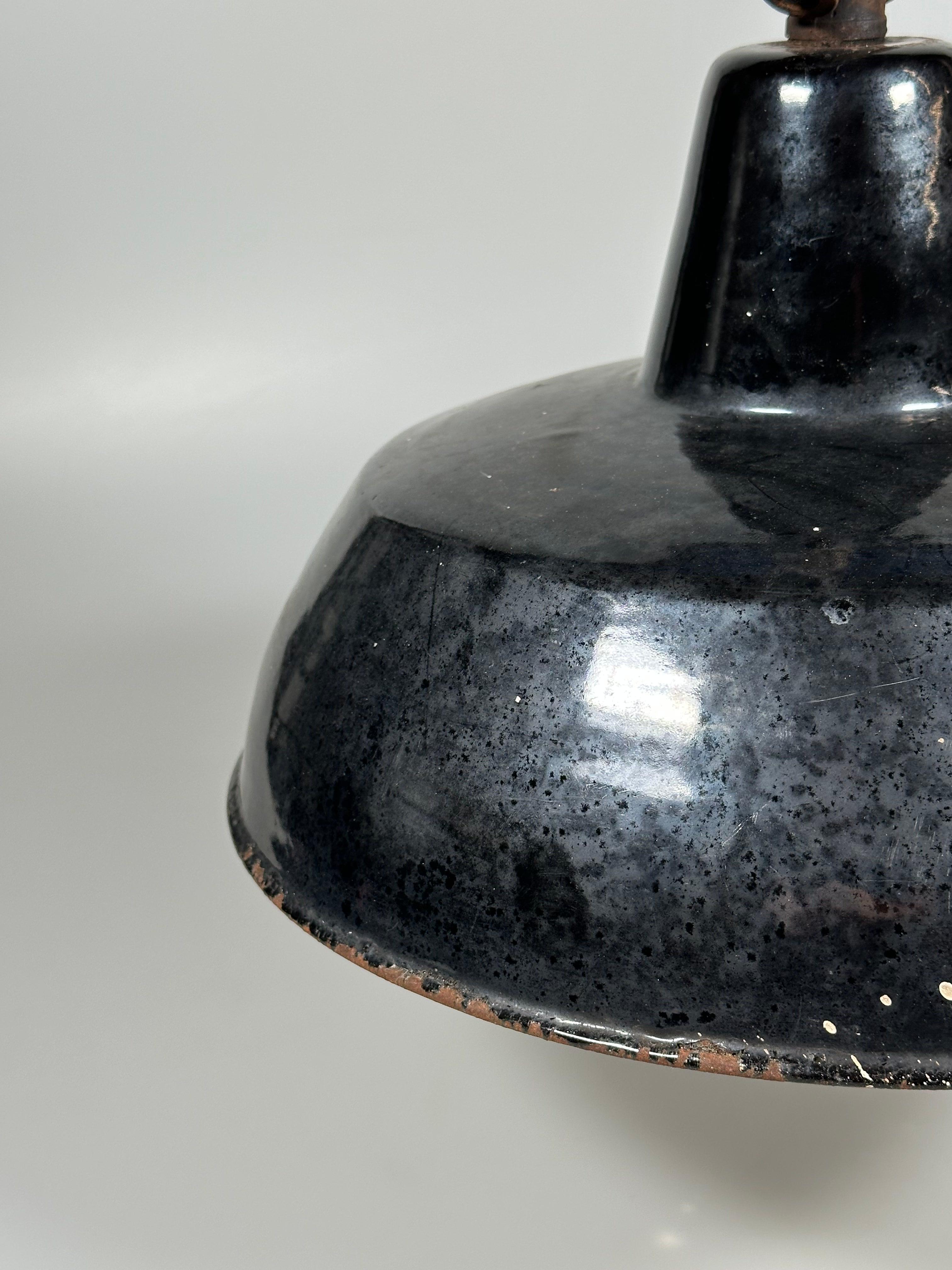 1930s/1940s Ceiling Lamp Industrial Lamp Enamel Loft Metal Bauhaus Design For Sale 4