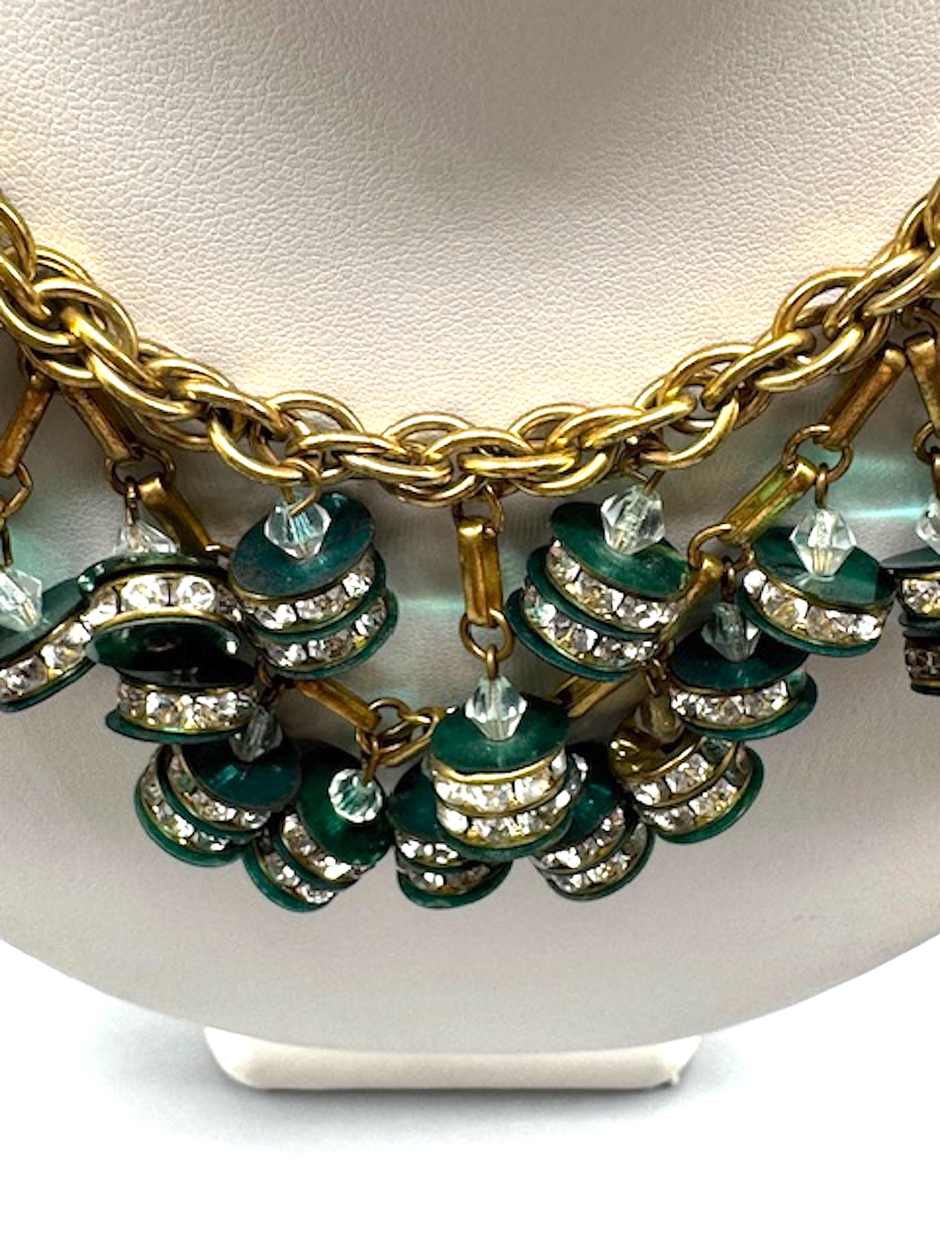 Collana a pettorina con perline in oro, verde e strass anni '30/'40 in vendita 8