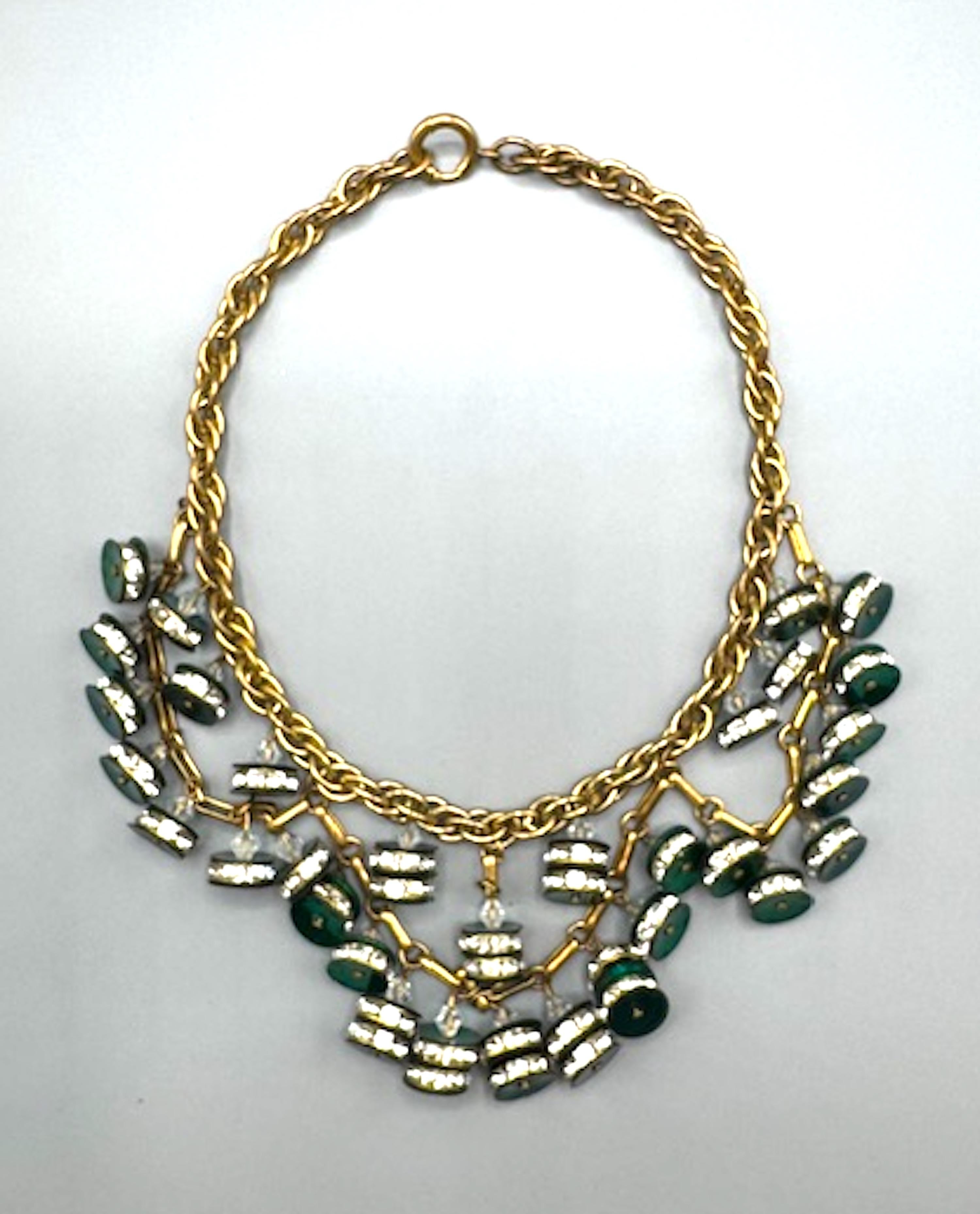 Collana a pettorina con perline in oro, verde e strass anni '30/'40 in vendita 9