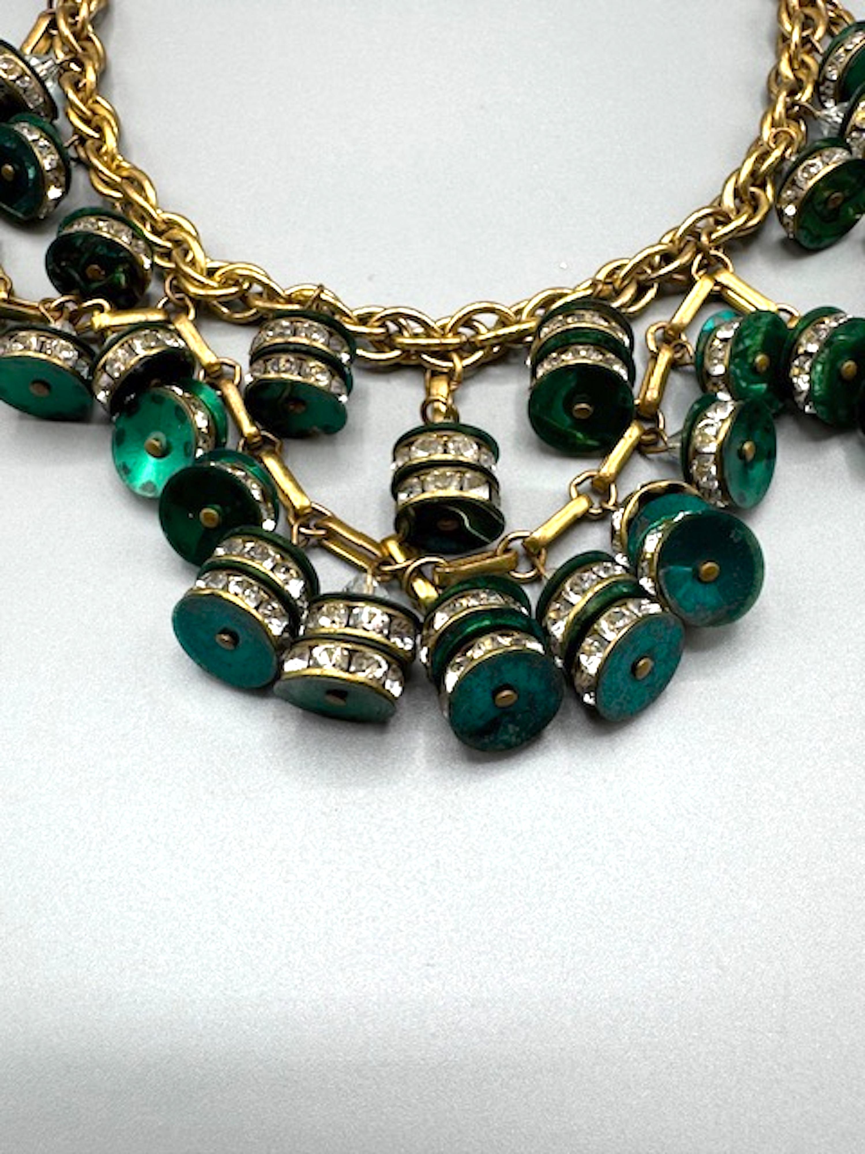 Collana a pettorina con perline in oro, verde e strass anni '30/'40 in vendita 12