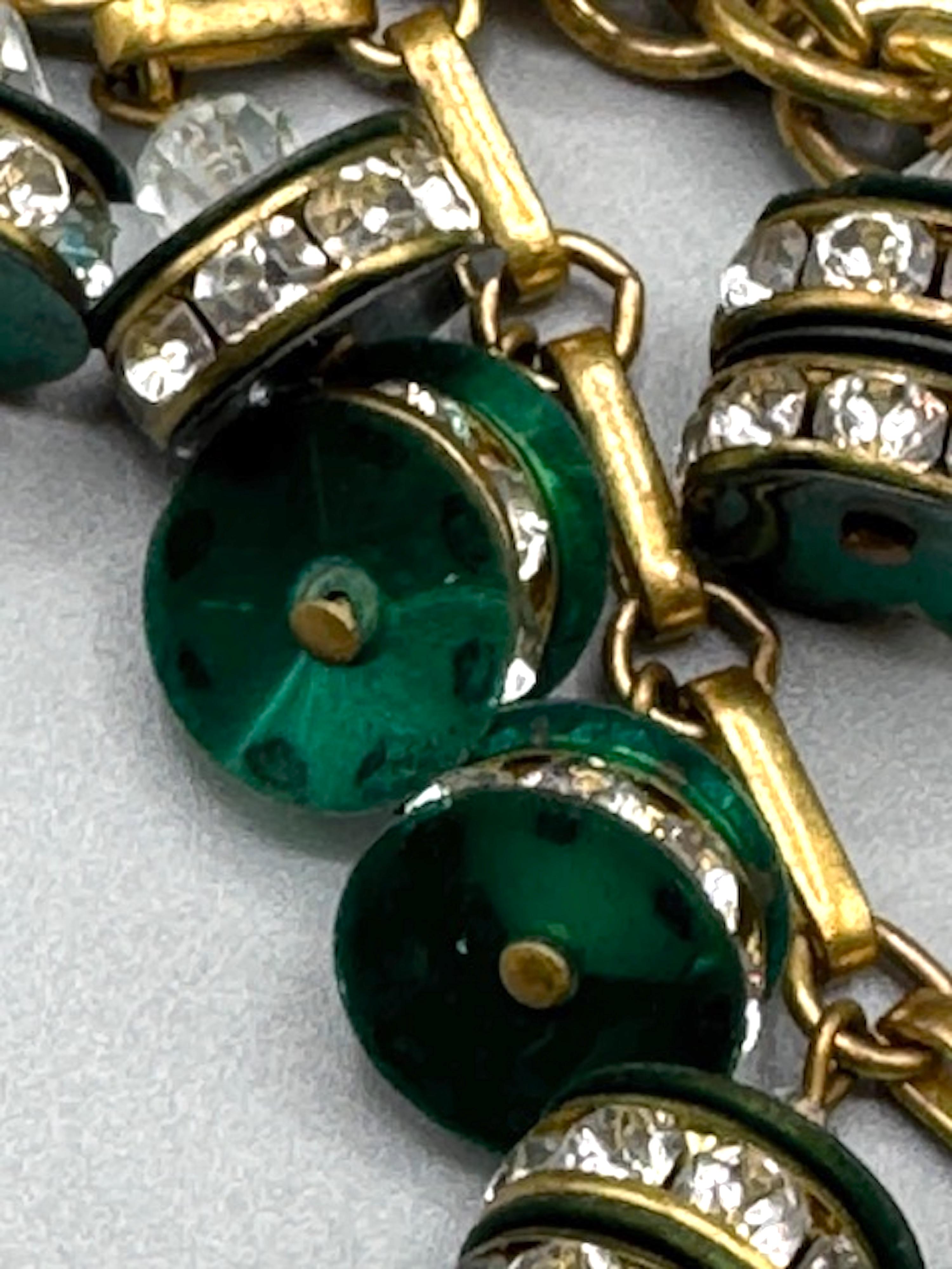 Collana a pettorina con perline in oro, verde e strass anni '30/'40 in vendita 13