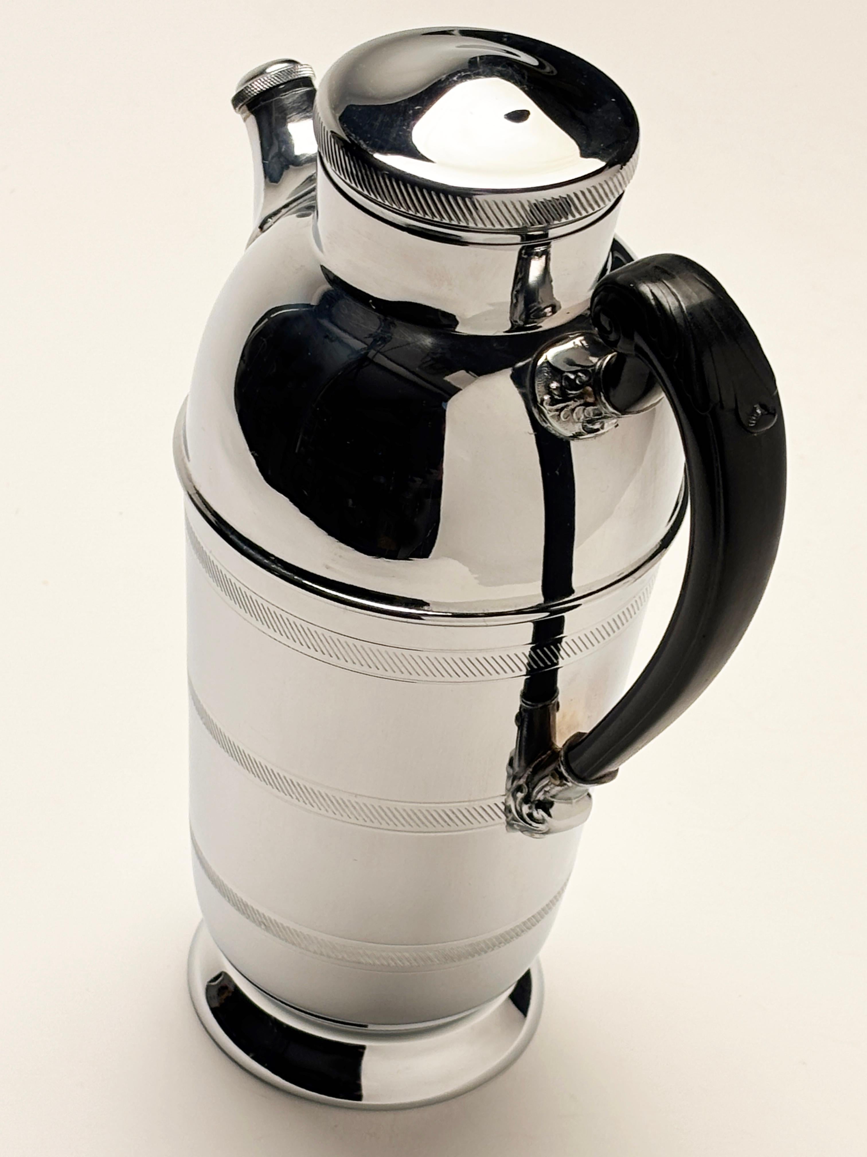 Shaker Art déco des années 1930-1950 avec poignée en bakélite en vente 12