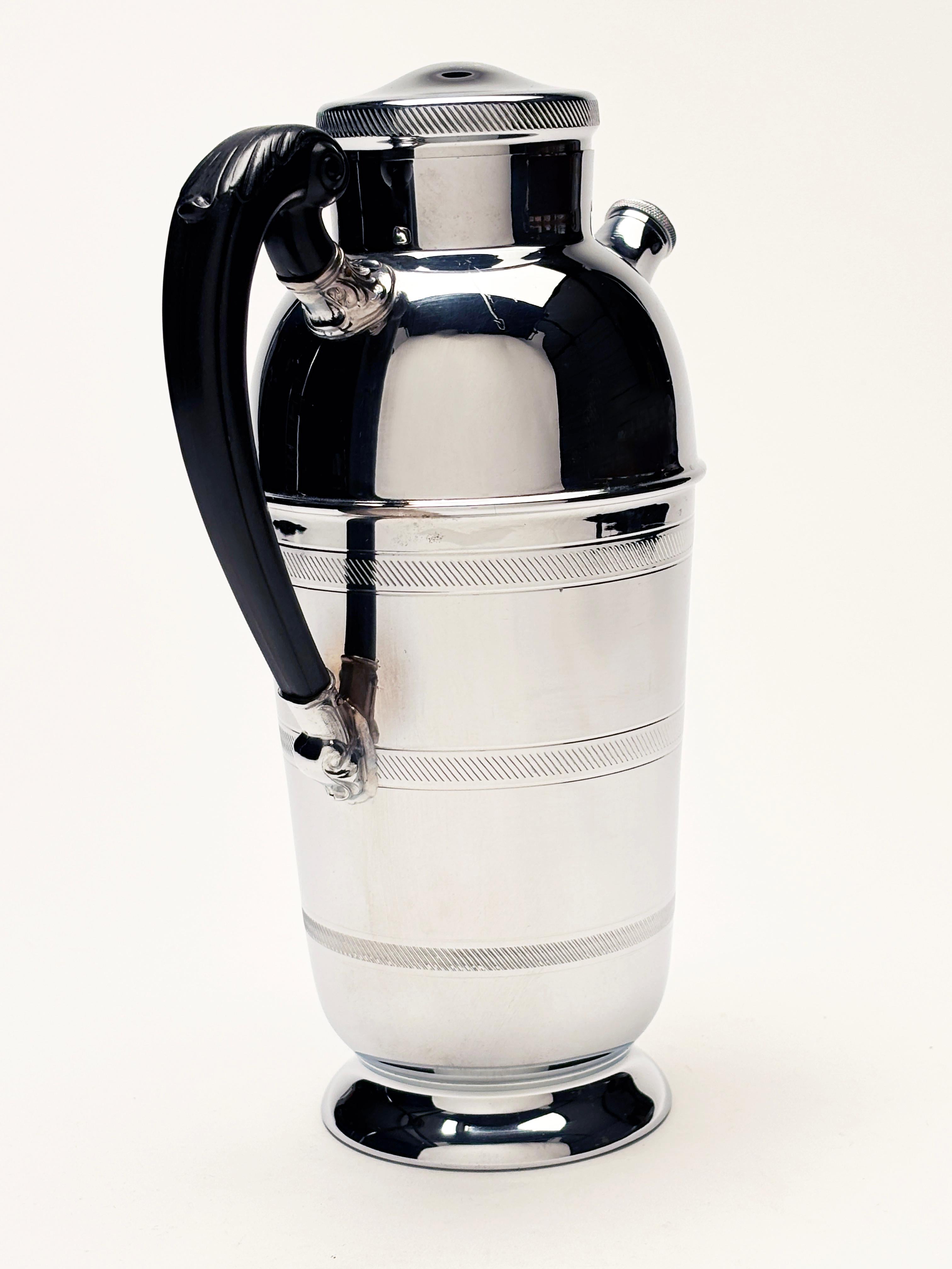 Américain Shaker Art déco des années 1930-1950 avec poignée en bakélite en vente