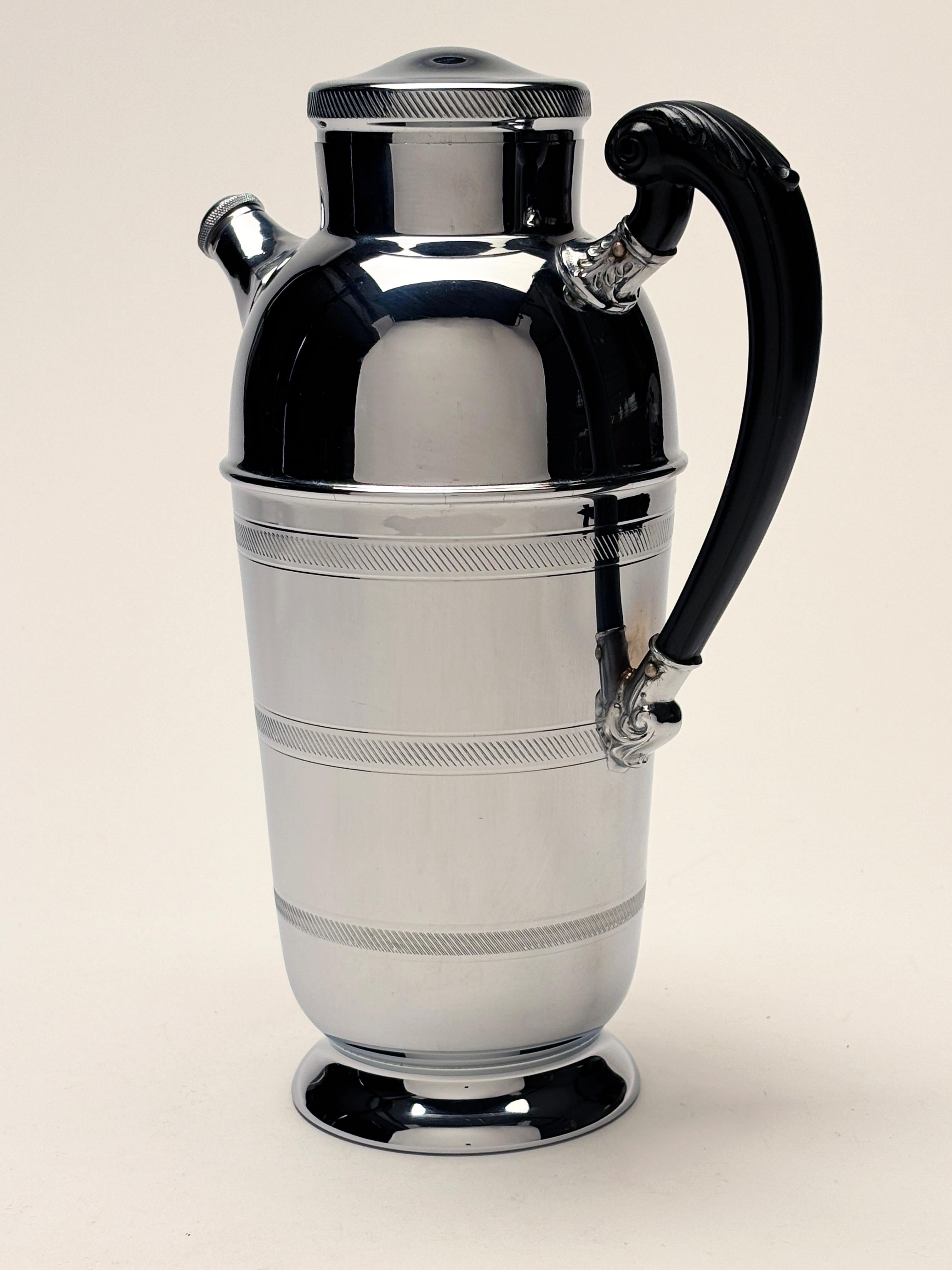 20ième siècle Shaker Art déco des années 1930-1950 avec poignée en bakélite en vente