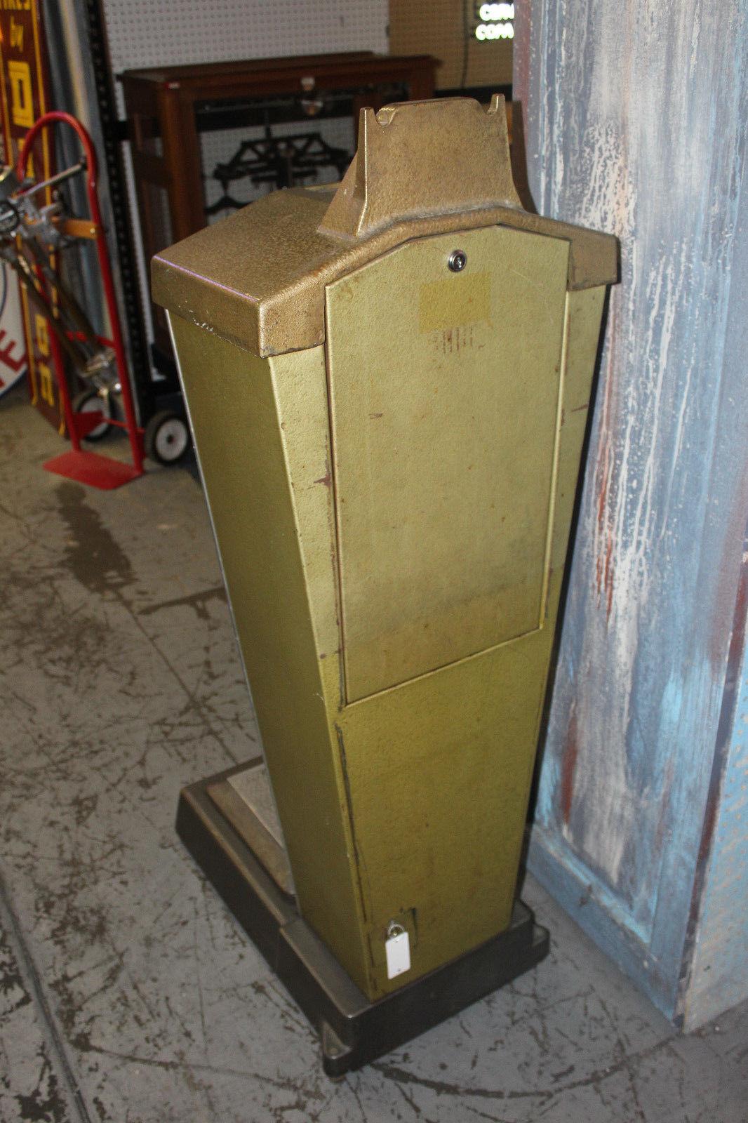 Metal 1930s-1950s Usamco Ag 5c Horoscope and Weight Scale For Sale