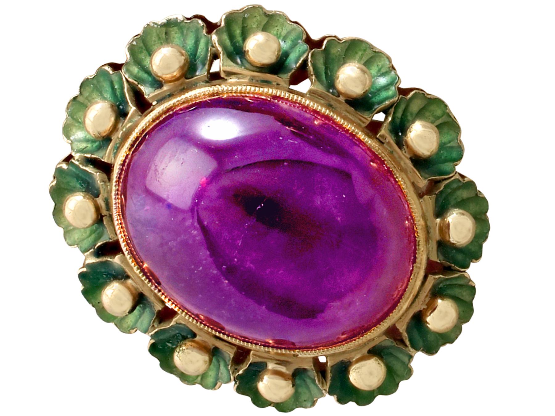 1930s 39.82 Carat Cabochon Cut Amethyst Green Enamel Gold Jewelry Set For Sale 6