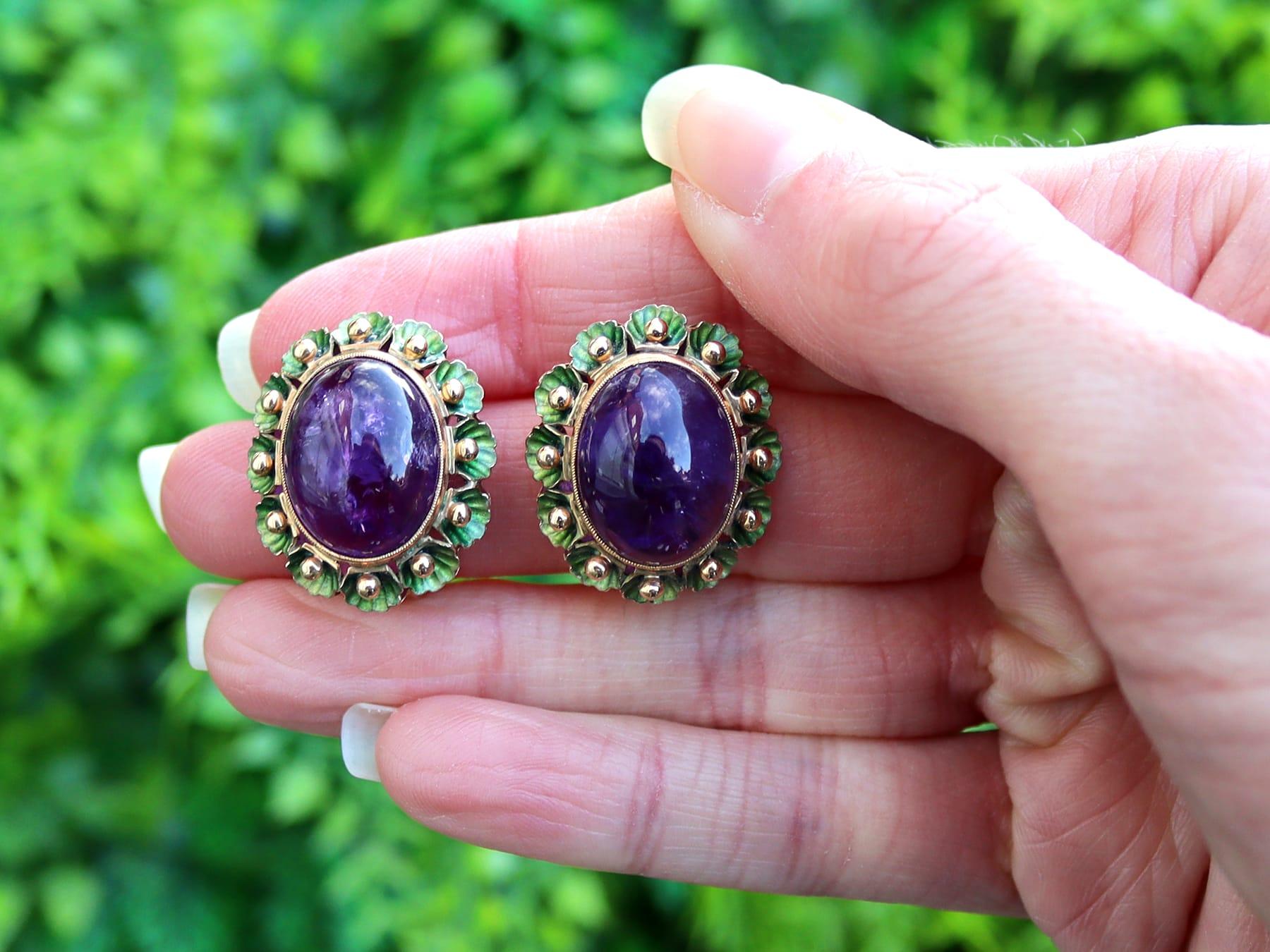 1930s 39.82 Carat Cabochon Cut Amethyst Green Enamel Gold Jewelry Set In Excellent Condition For Sale In Jesmond, Newcastle Upon Tyne