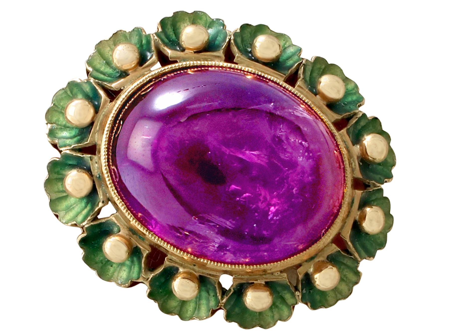 1930s 39.82 Carat Cabochon Cut Amethyst Green Enamel Gold Jewelry Set For Sale 5