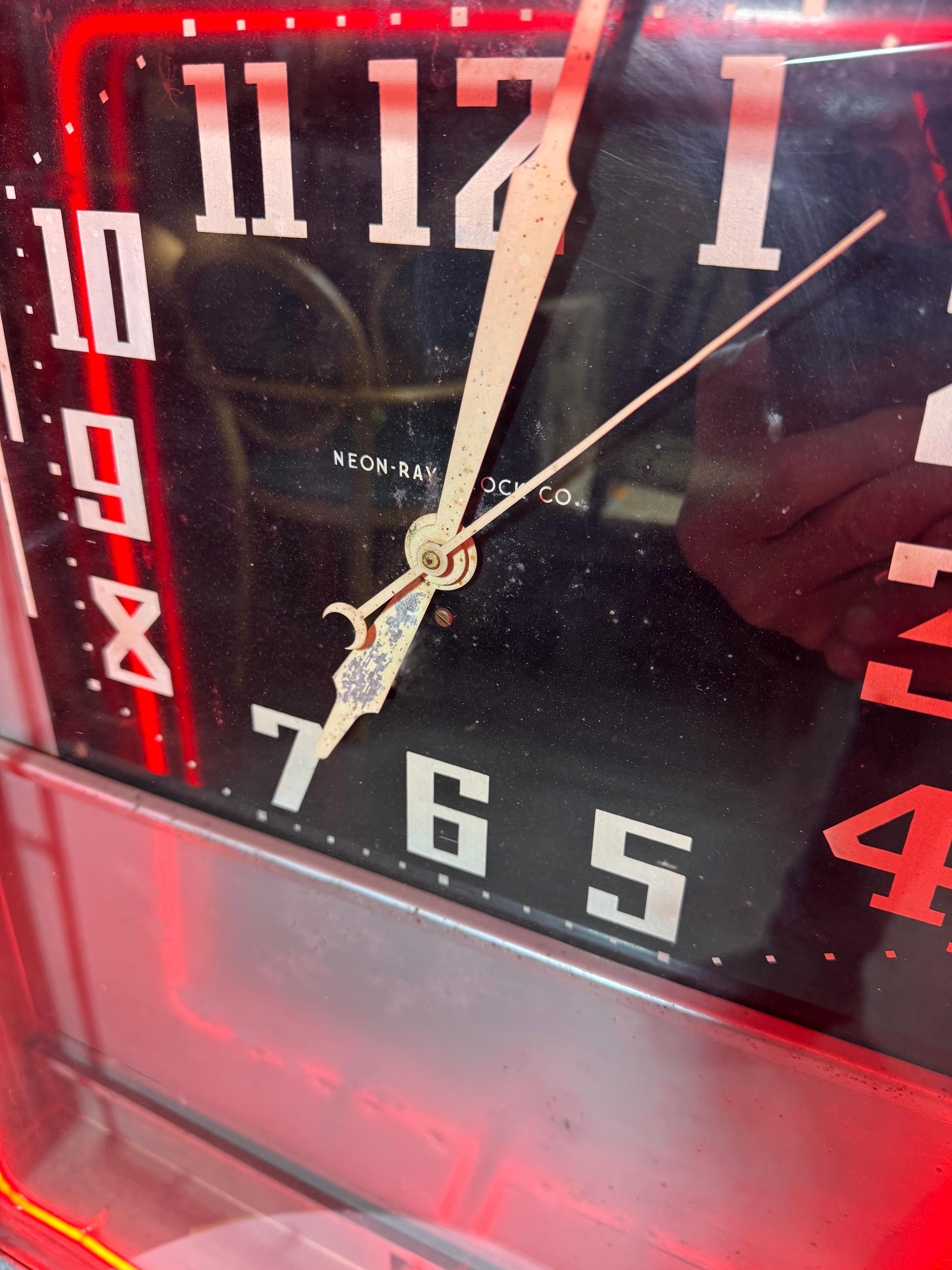 1930's /40's Art Deco Red Neon Advertizing Clock For Sale 2