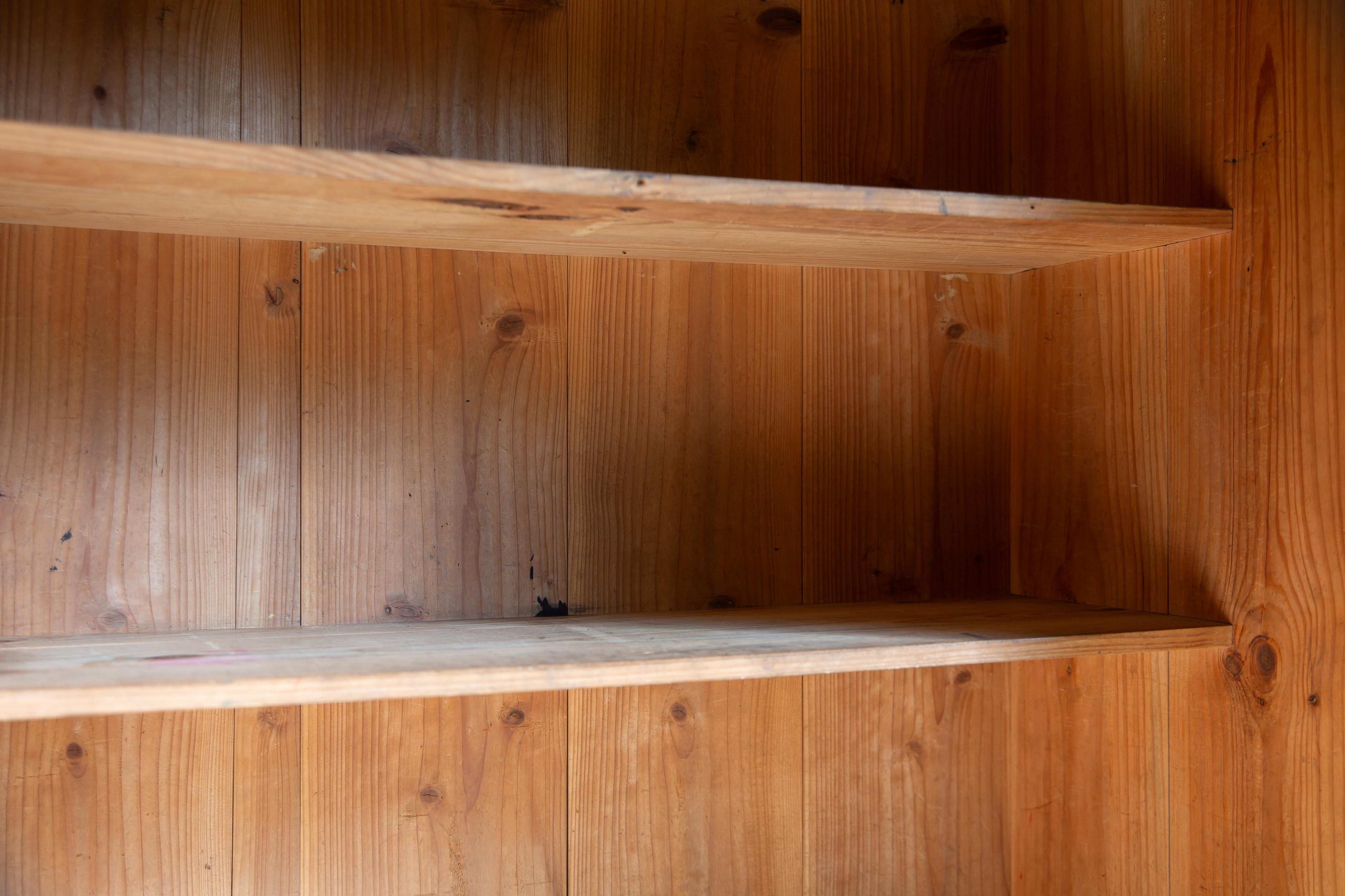 1930s - 1940s Japanese antique mid-size closet with drawers, wabi sabi organic For Sale 10
