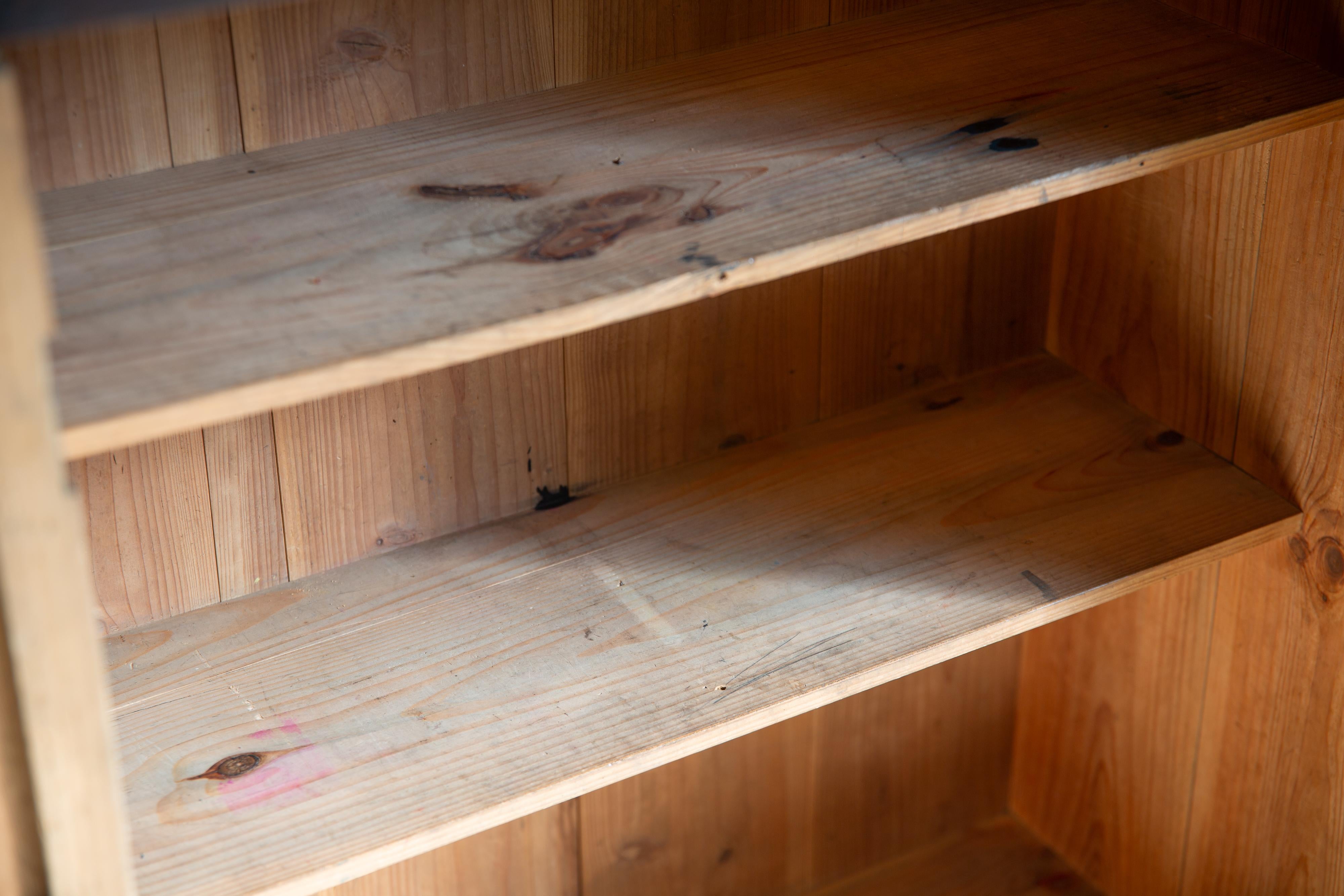 1930s - 1940s Japanese antique mid-size closet with drawers, wabi sabi organic For Sale 11