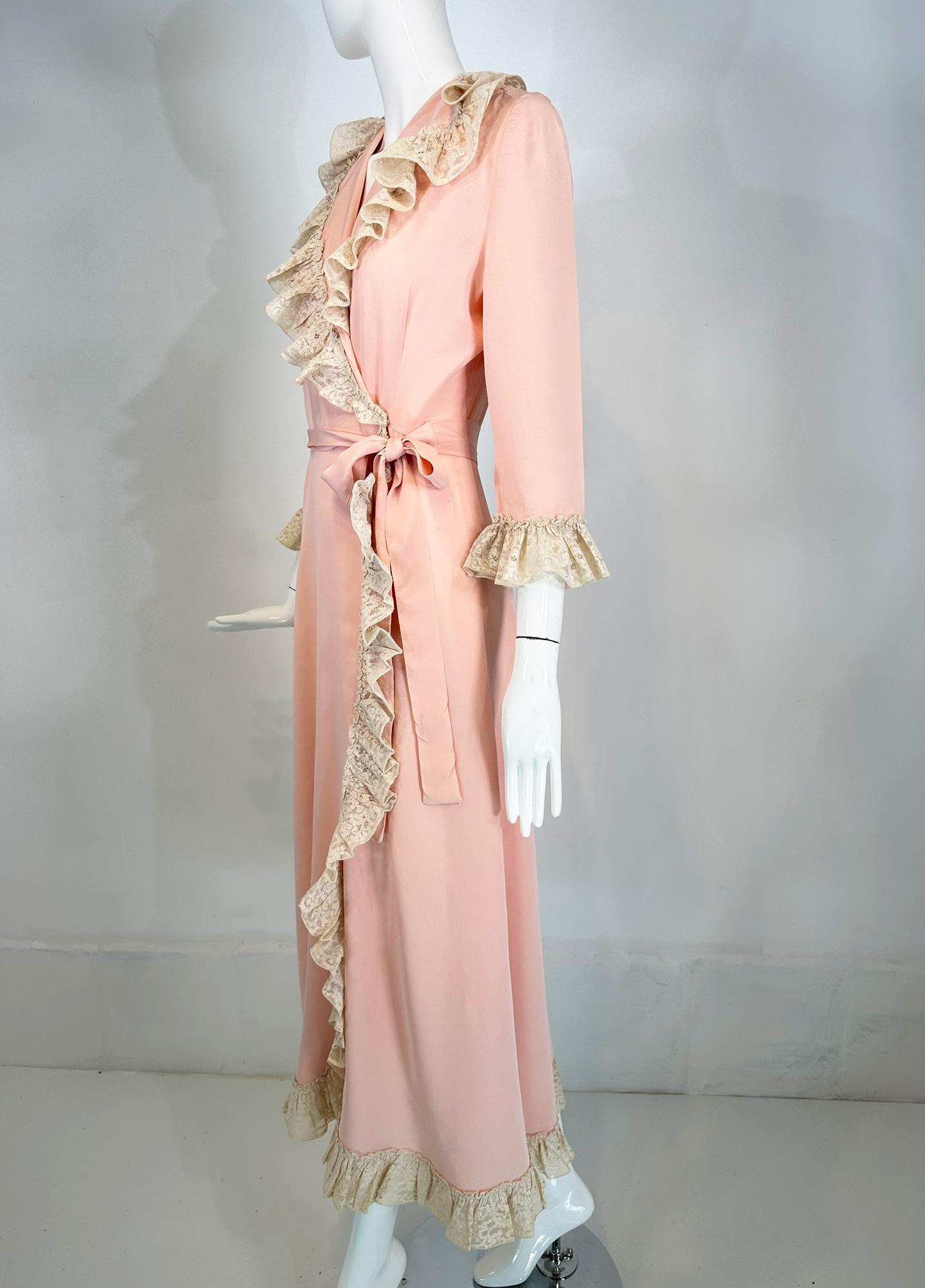 1930s-40s Pink Rayon Cream Lace Trimmed Wrap & Tie Robe In Good Condition For Sale In West Palm Beach, FL