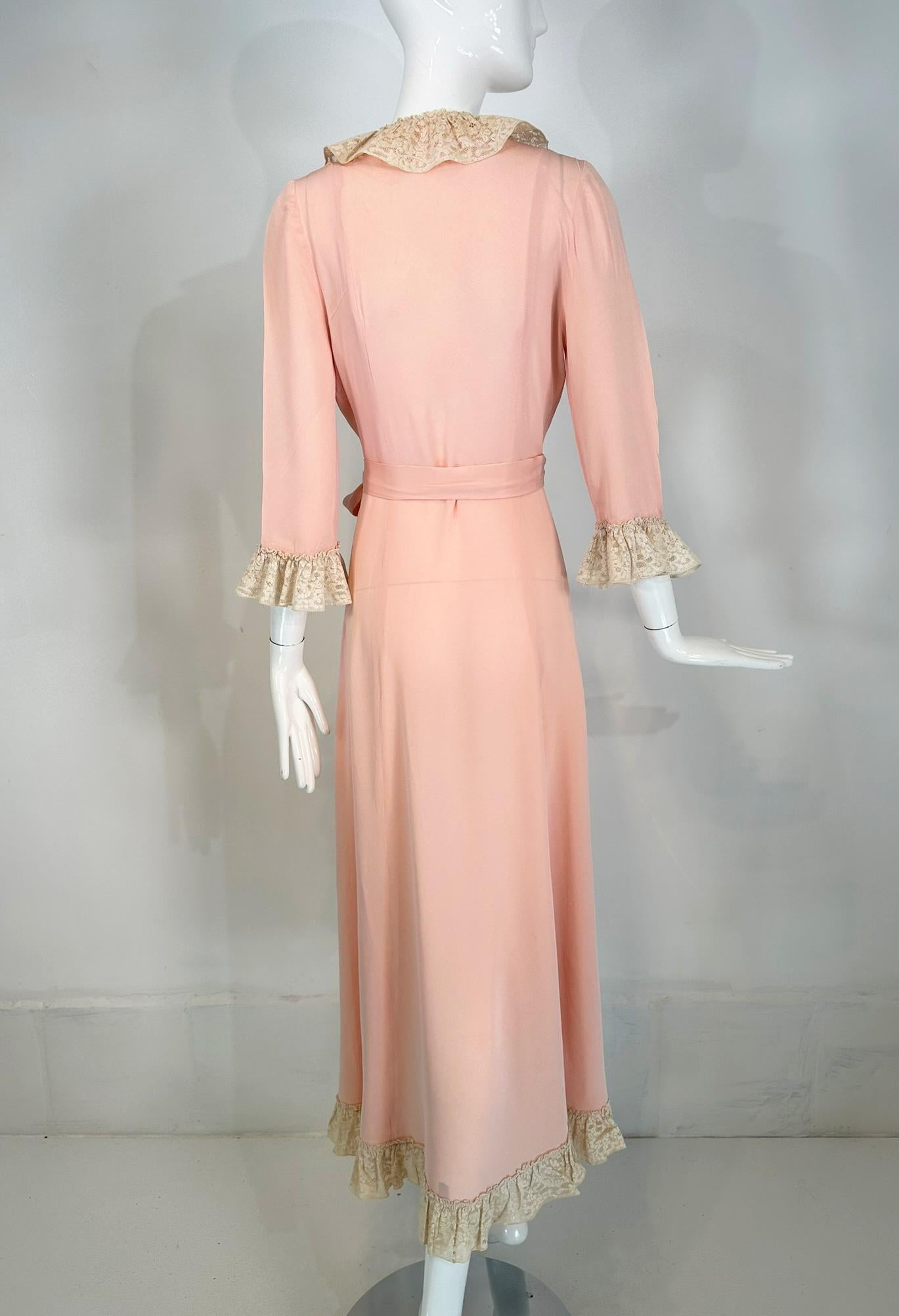 1930s-40s Pink Rayon Cream Lace Trimmed Wrap & Tie Robe For Sale 4