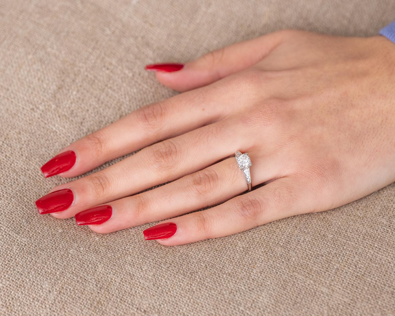 Art Deco 1930s .95 Carat Total Diamond Platinum Engagement Ring