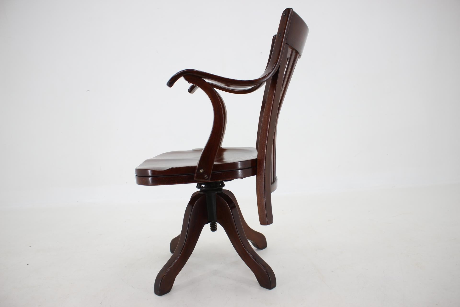 Adolf Loos Bürostuhl Modell 669 für Cafe Capua von Thonet, 1930er Jahre (Holz) im Angebot