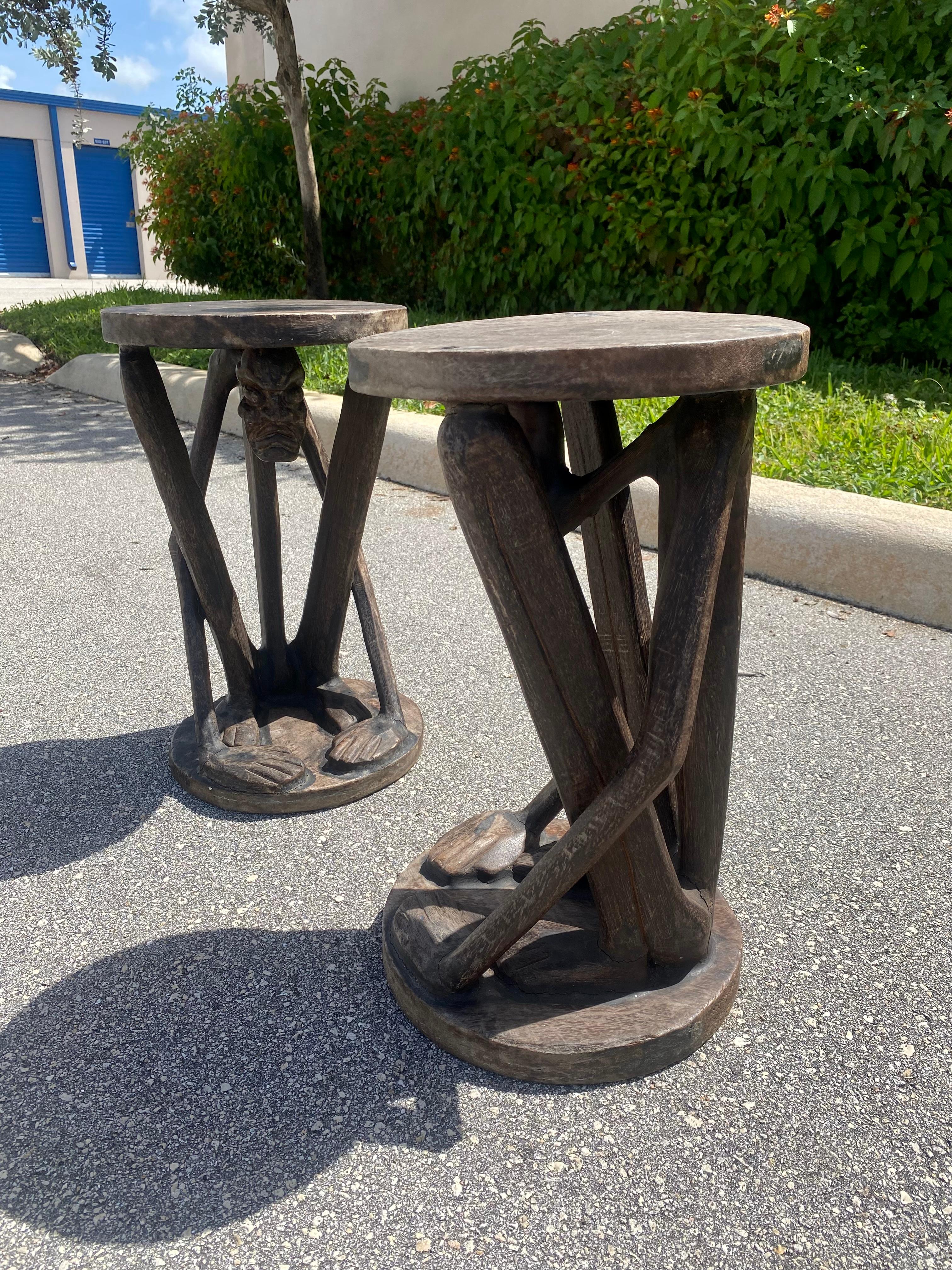 Mid-20th Century 1930s African Figurative Folk Art Carved Wood Stools Table, Set of 2 For Sale