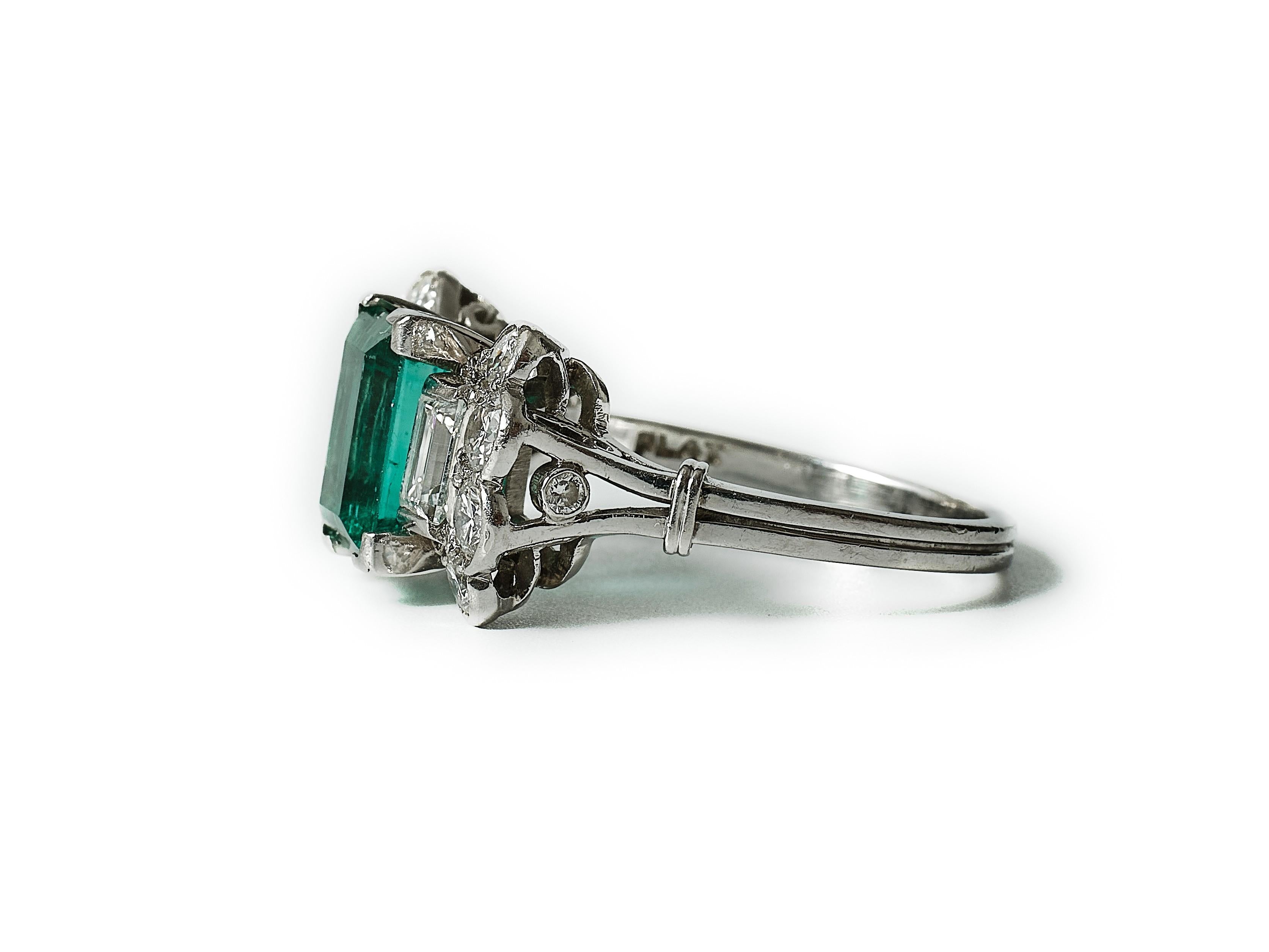 1930s American 2 ct. emerald and diamond platinum Art Déco ring. For Sale 1