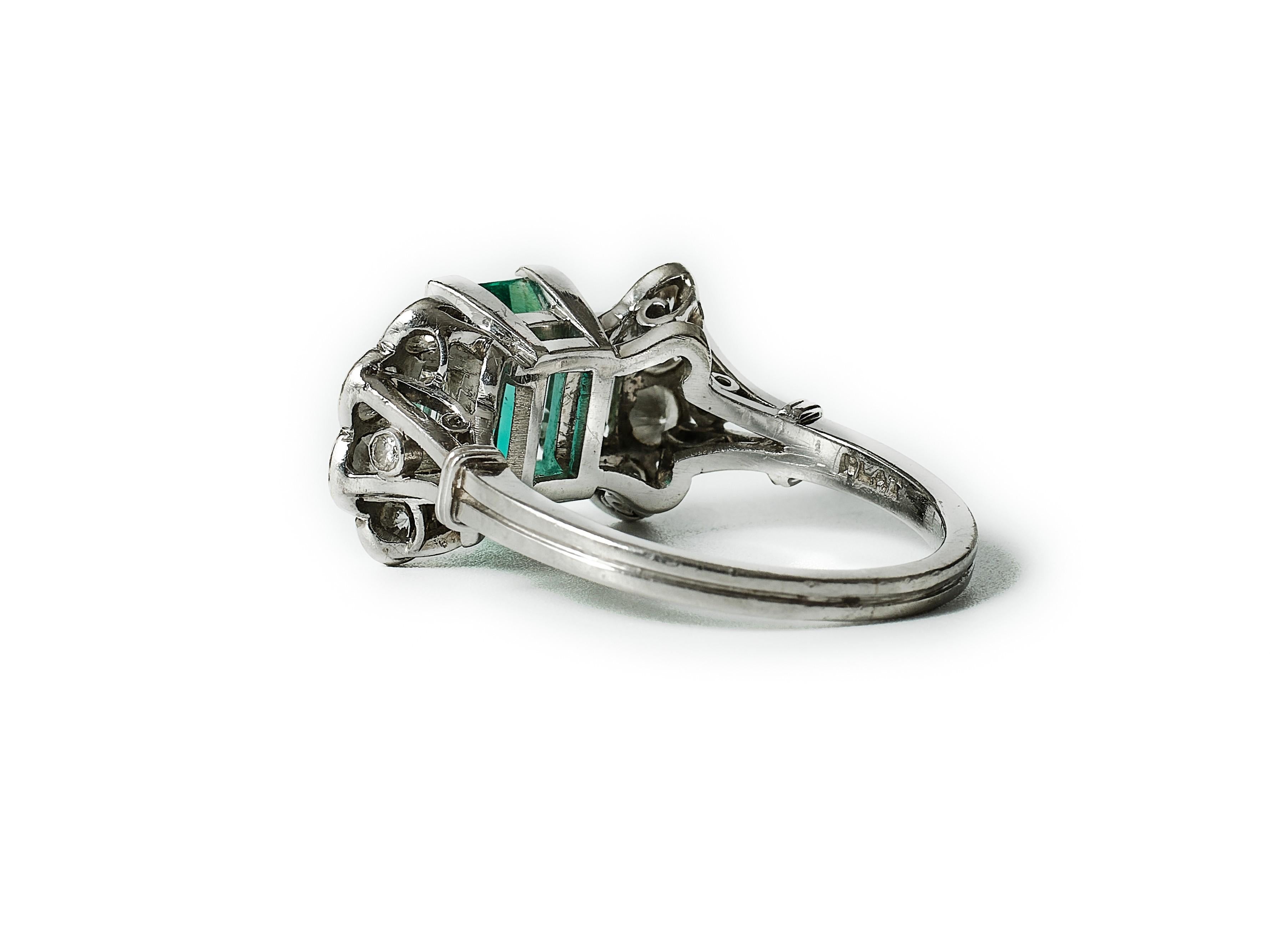 1930s American 2 ct. emerald and diamond platinum Art Déco ring. For Sale 3