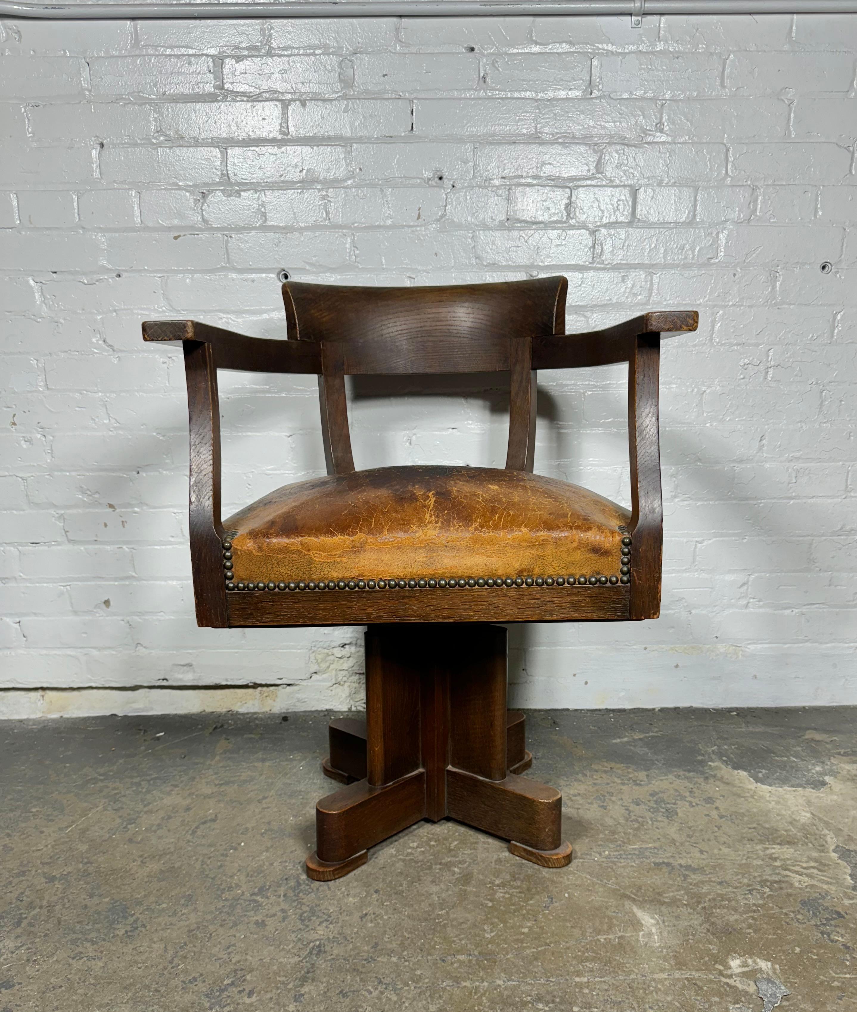 1930's American Art Deco Oak and Leather swivel desk chair / F.L.W. inspired For Sale 6