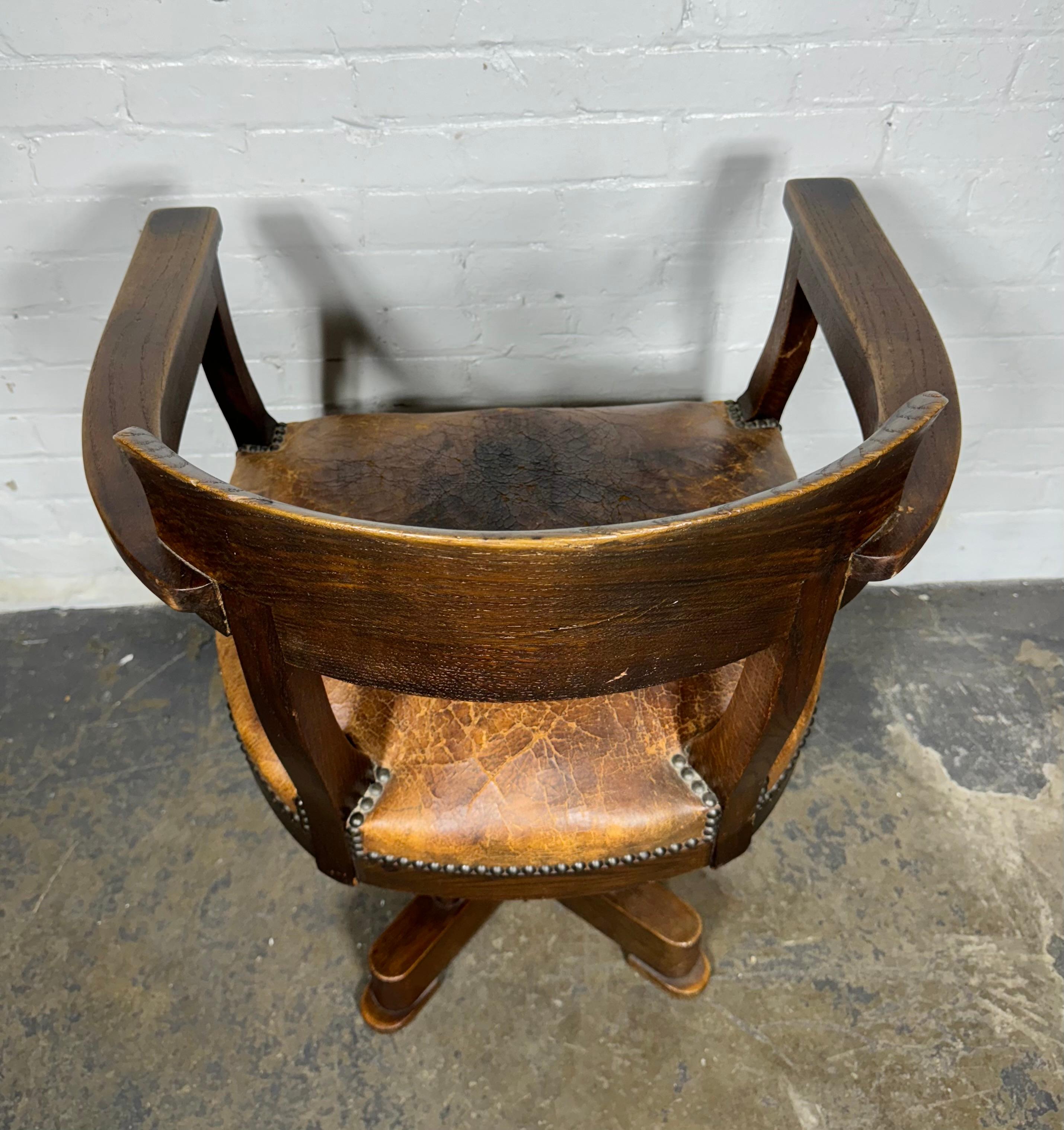 1930's American Art Deco Oak and Leather swivel desk chair / F.L.W. inspired For Sale 3
