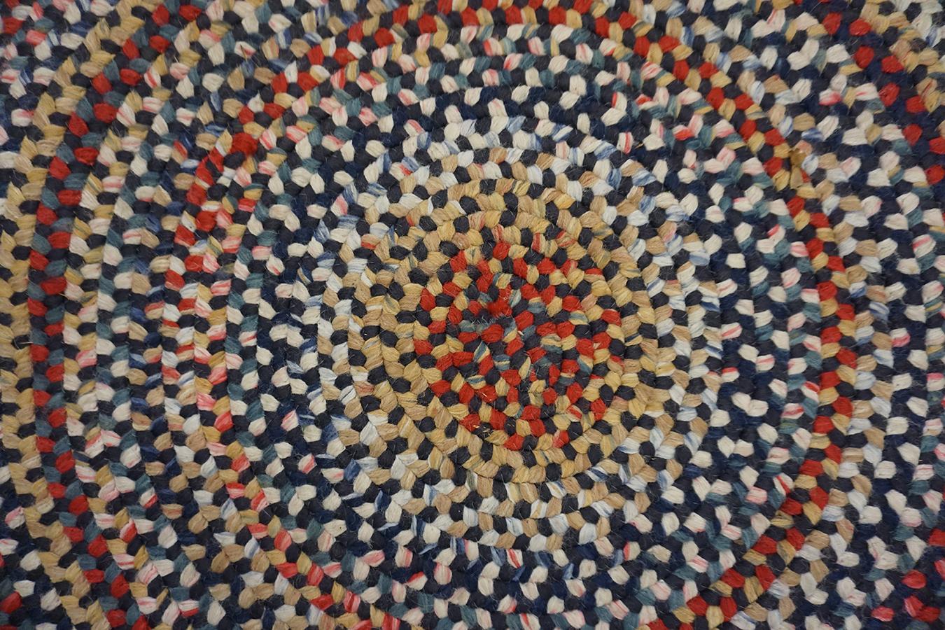 1930s American Braided Rug ( 8' R - 245 R ) In Good Condition For Sale In New York, NY