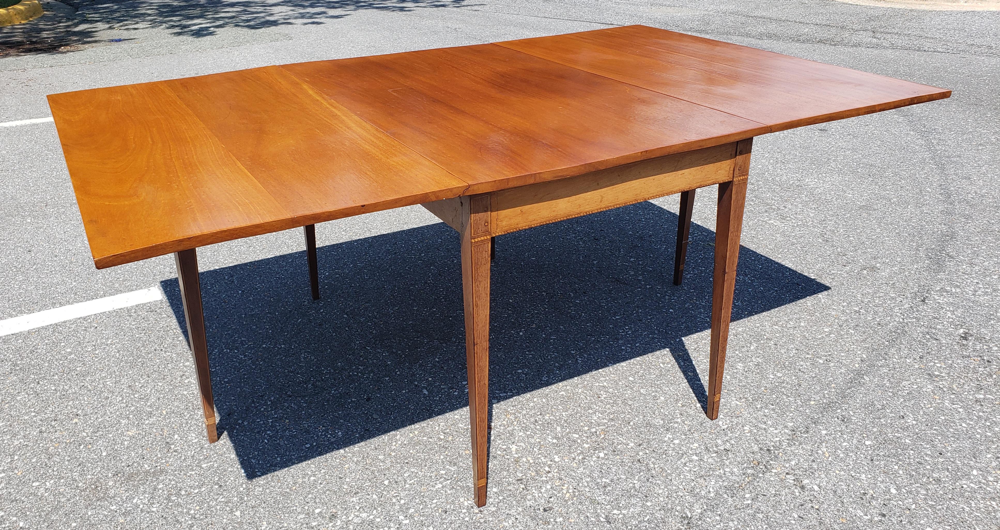 1930s American Federal Inlaid Mahogany 3-Part Banquet Table For Sale 11