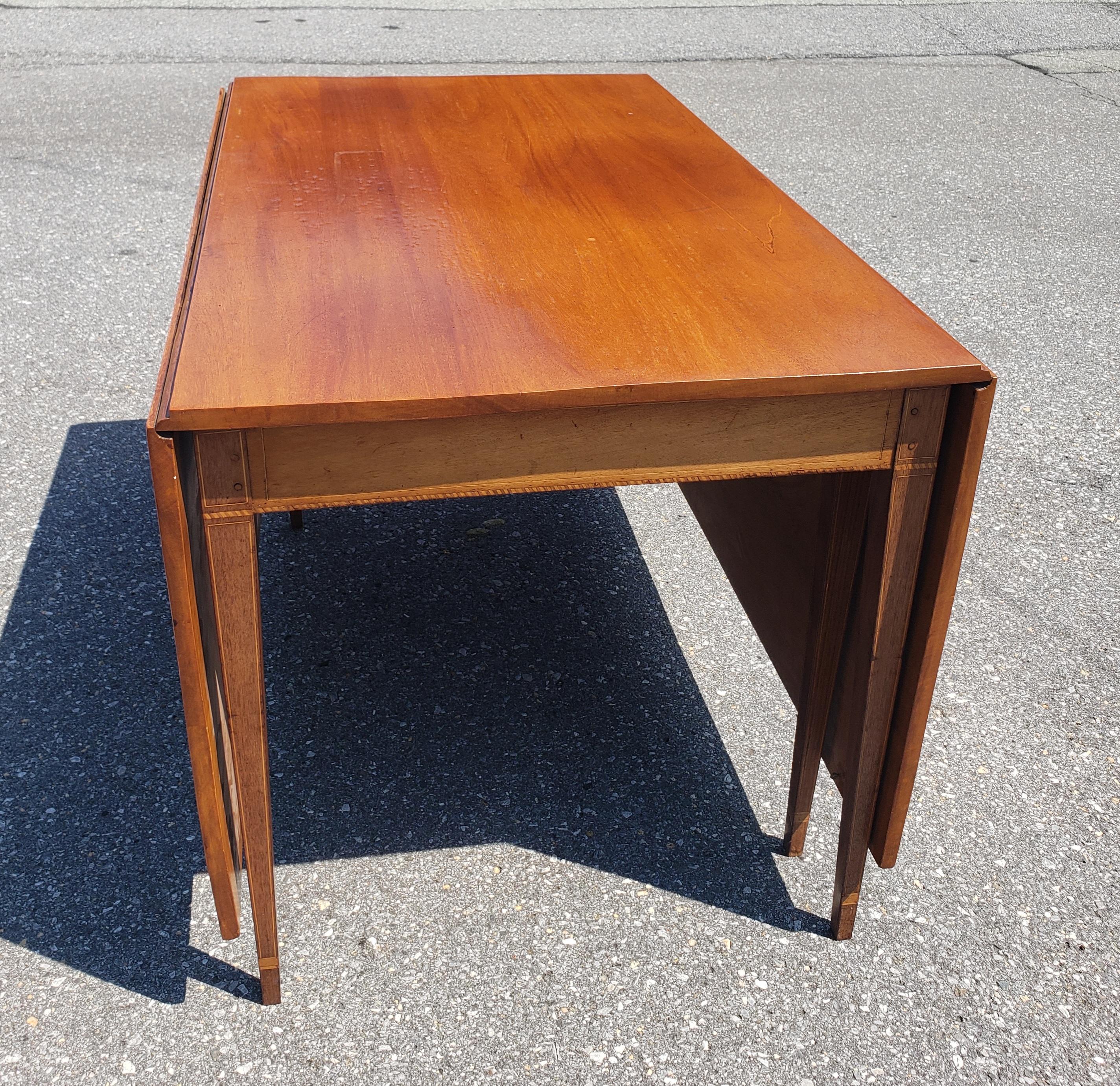 1930s American Federal Inlaid Mahogany 3-Part Banquet Table For Sale 15