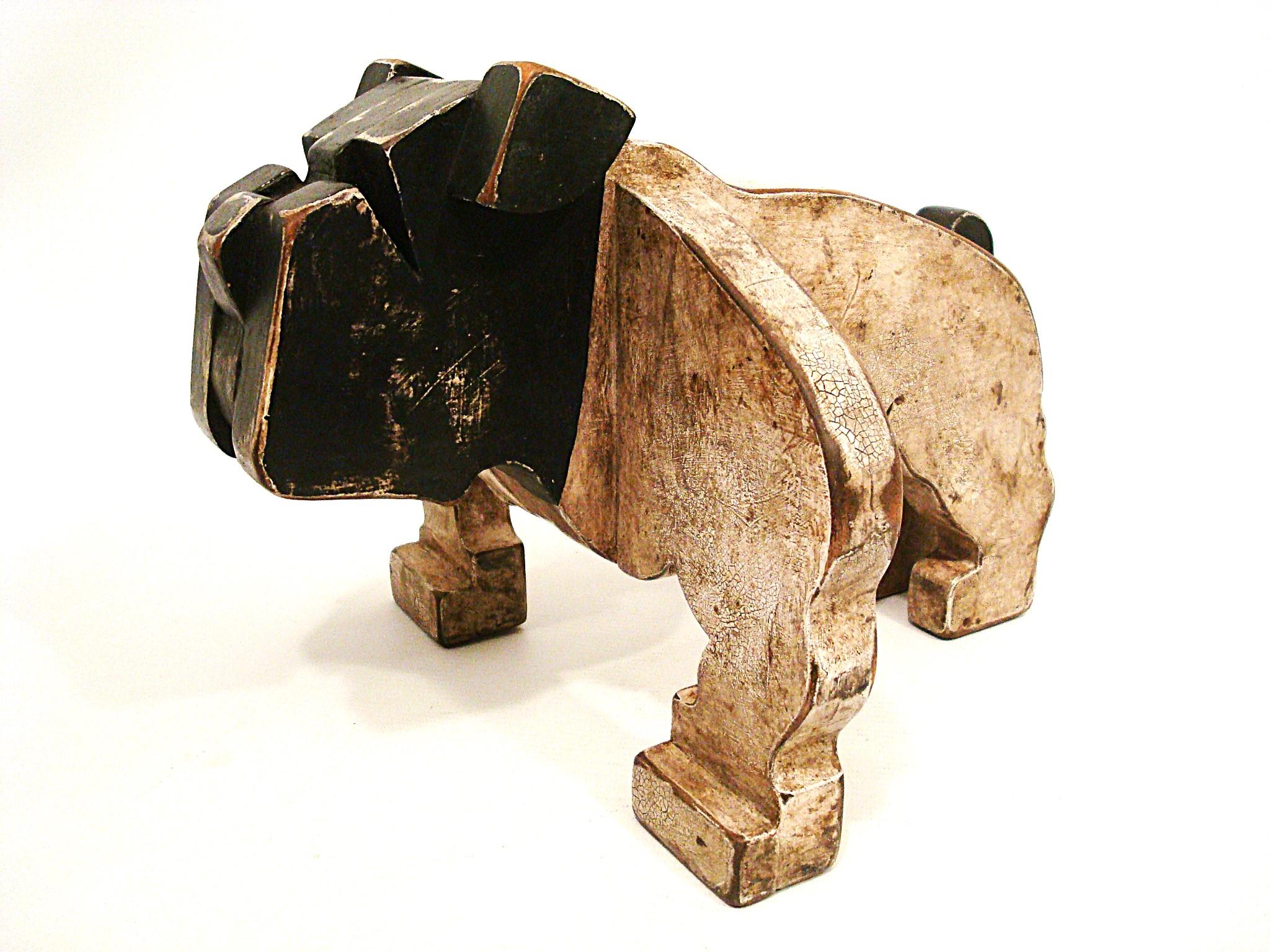 1930's American Folk Art Wooden Bulldog Sculpture In Good Condition For Sale In Buenos Aires, Olivos