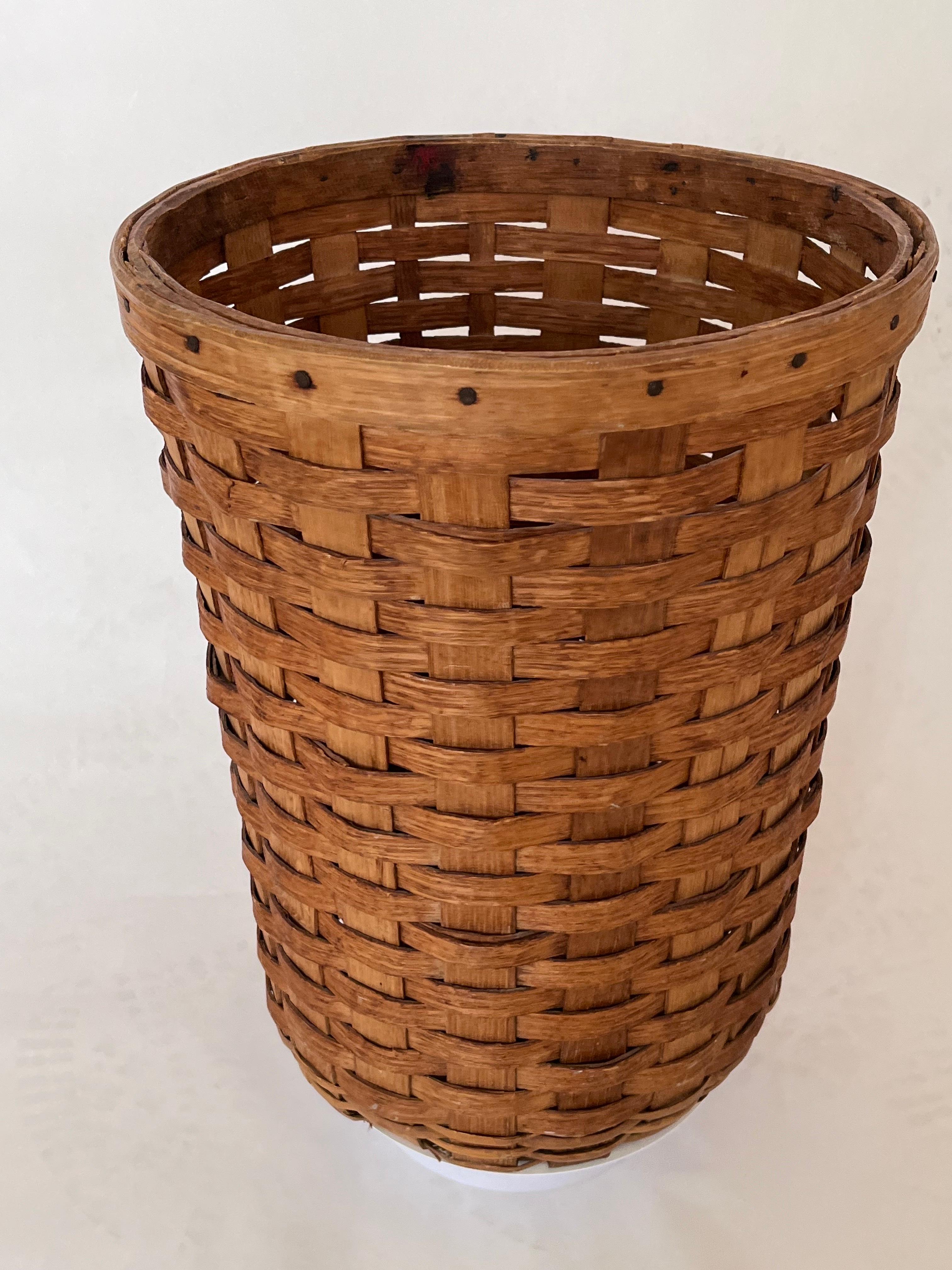 Artisanat Grand panier de marché américain tissé à la main des années 1930 en vente