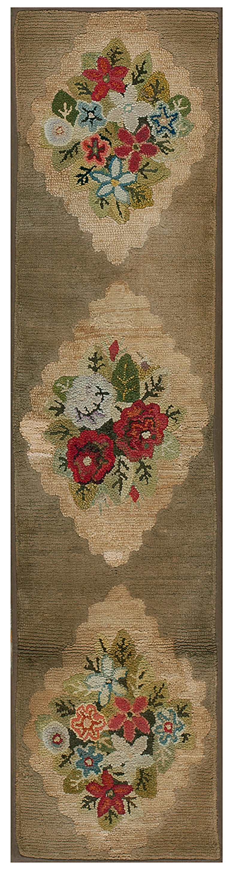 1930s American Hooked Rug ( 1'6" x 5'6" - 46 x 168 ) For Sale