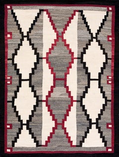 1930s American Navajo Rug ( 3'6" x 4'6" - 107 x 137 )