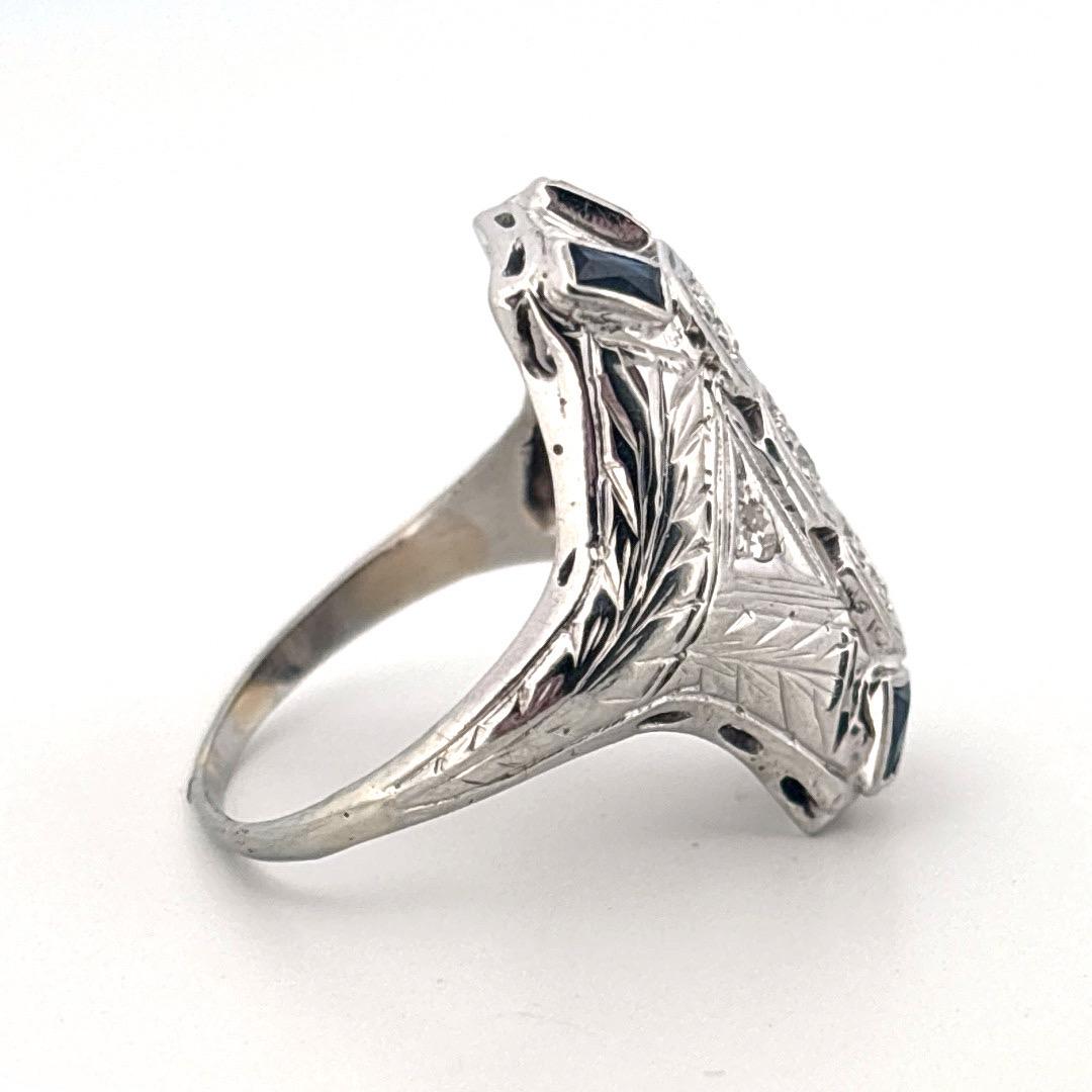 Round Cut 1930’s Antique 0.20ctw Diamond & 0.20ctw Sapphire 18K White Gold Ring For Sale